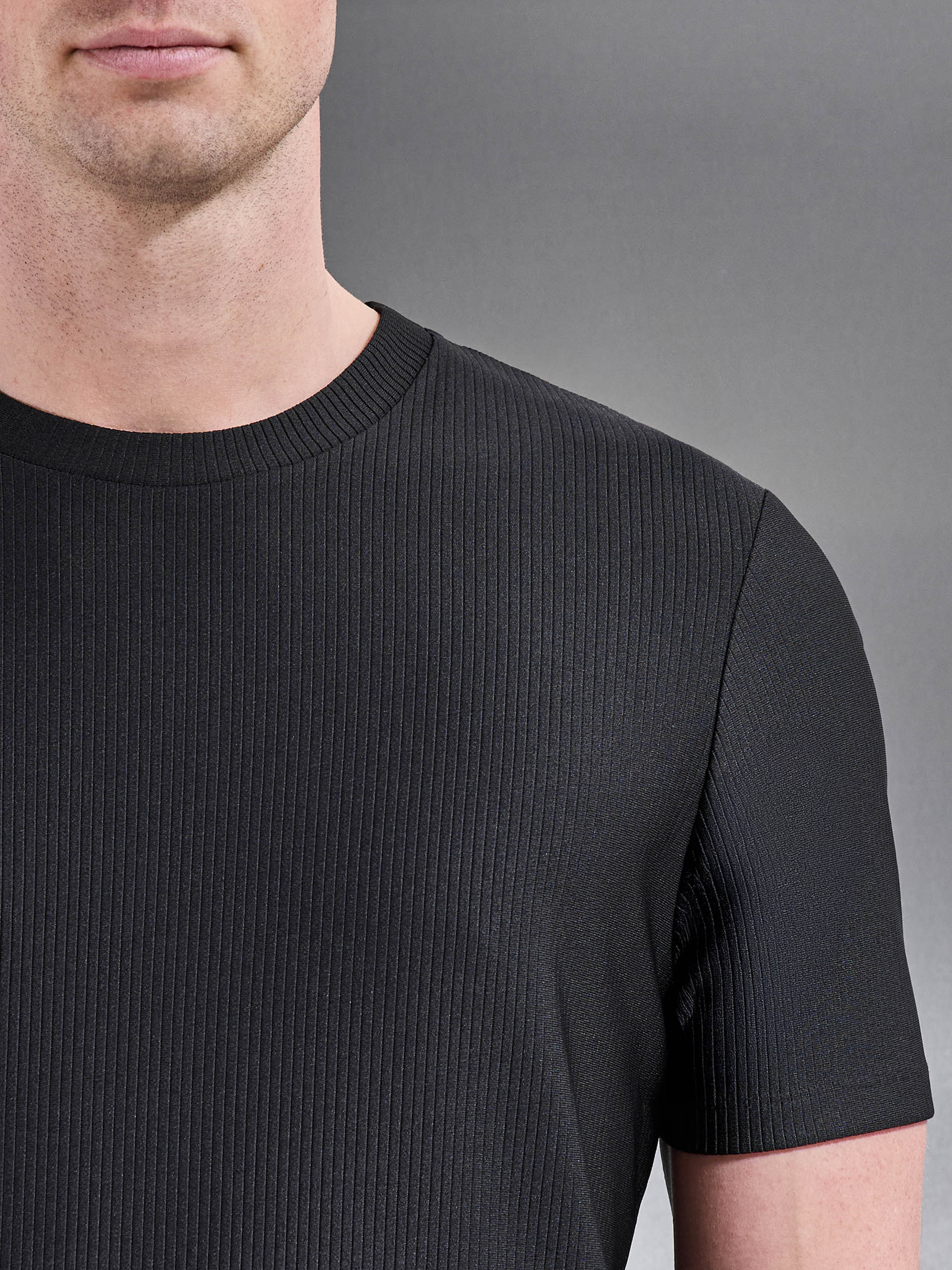 Mens Pleated T-Shirt in Black