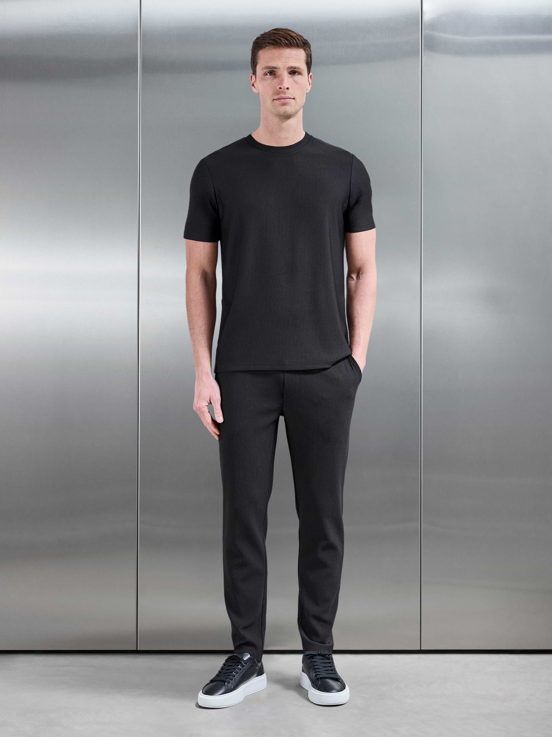 Mens Pleated Trouser in Black