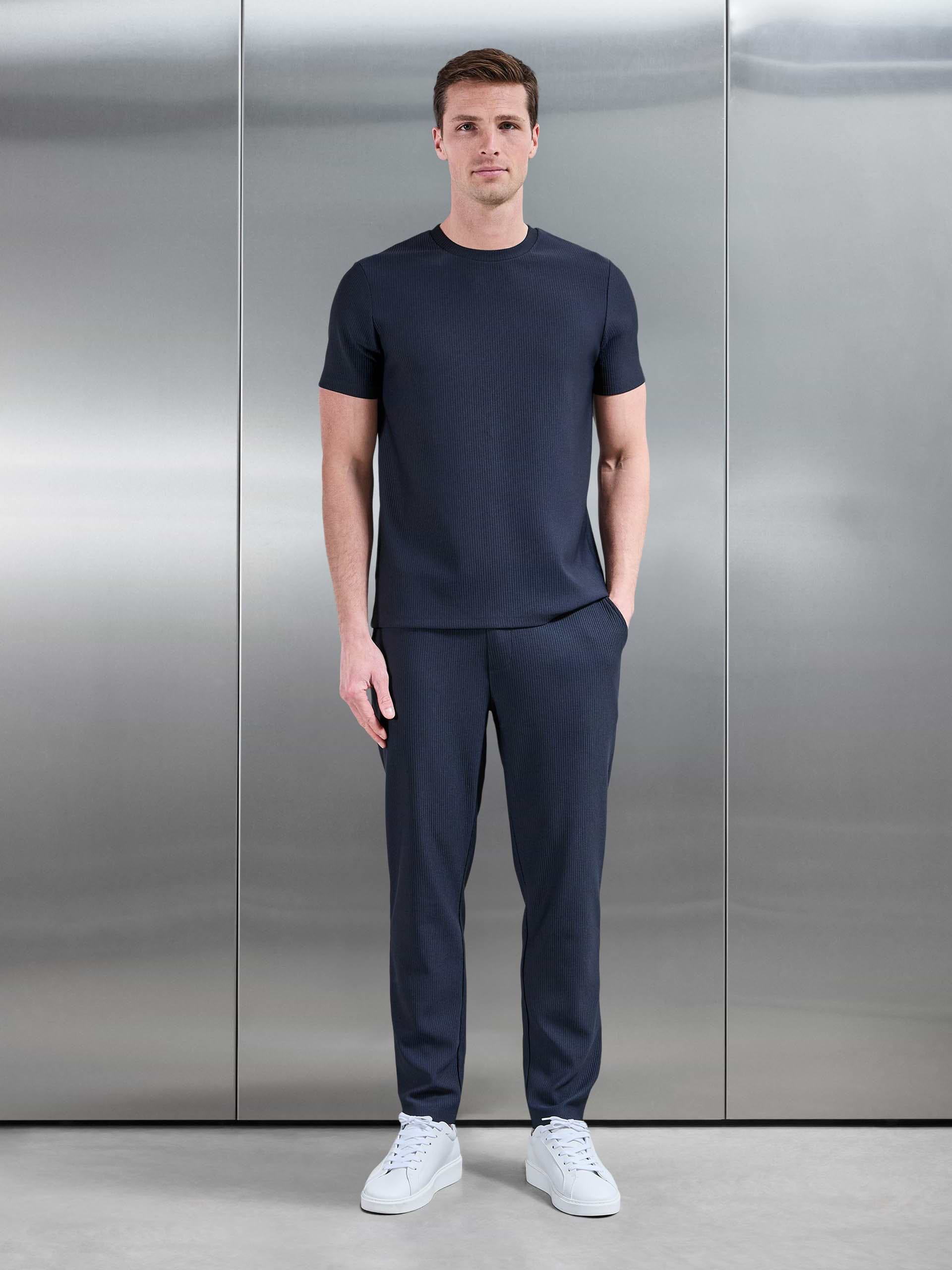 Mens Pleated Trouser in Navy