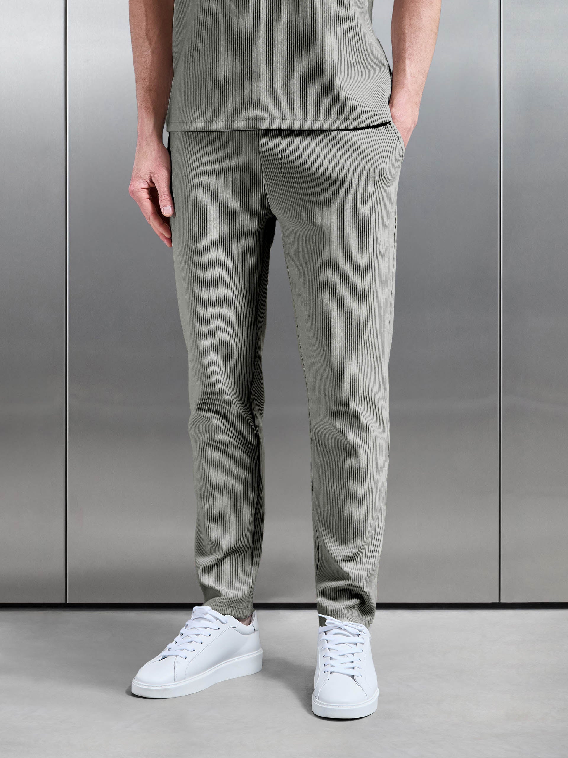 Mens Pleated Trouser in Sage