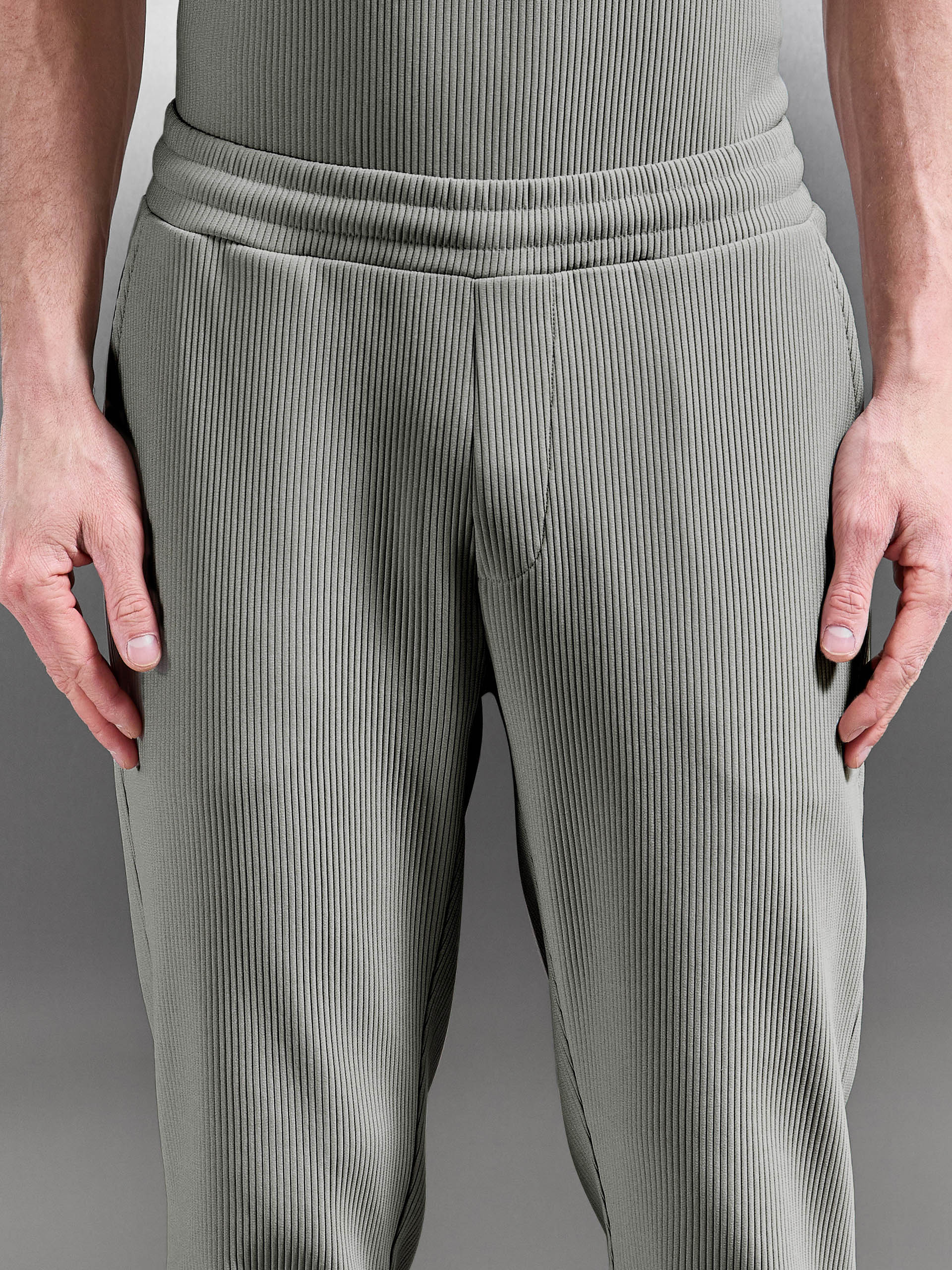 Mens Pleated Trouser in Sage