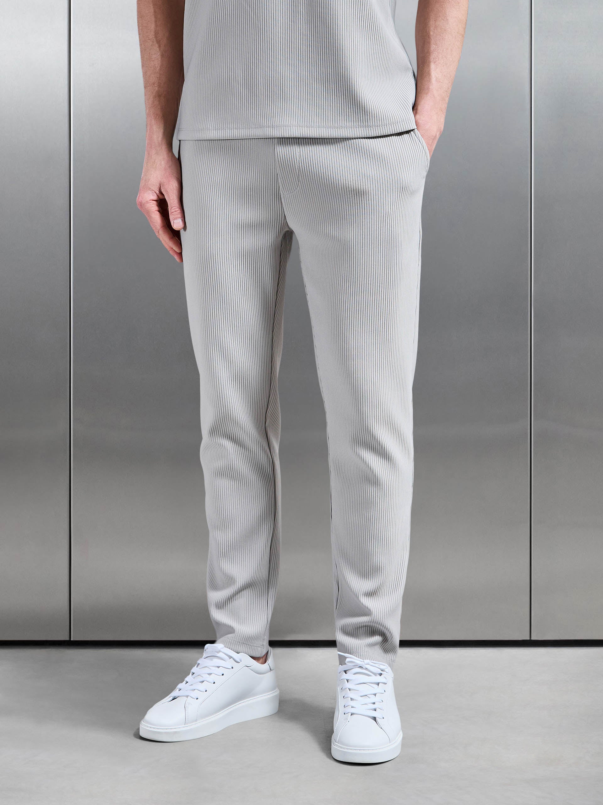 Mens Pleated Trouser in Stone