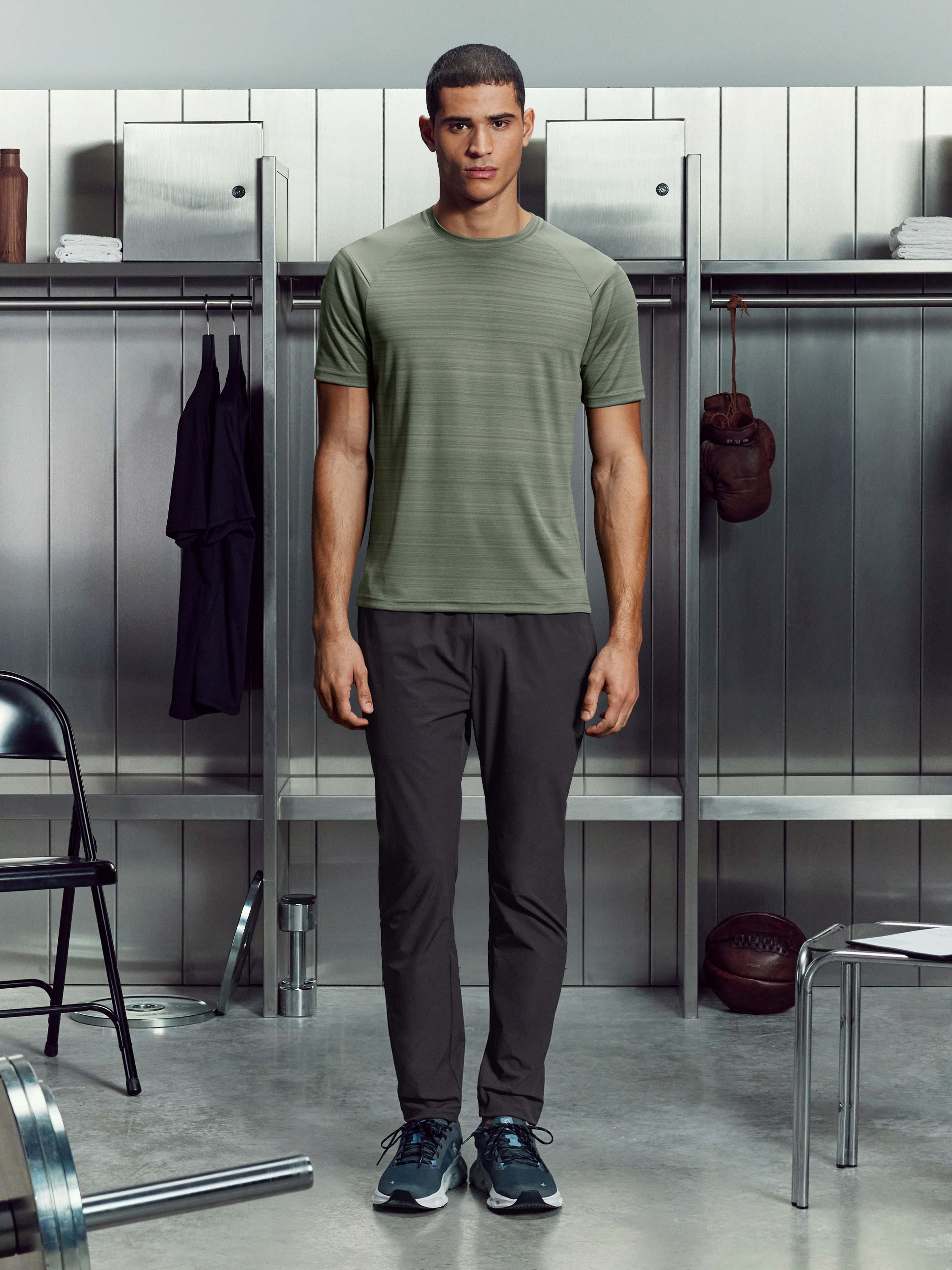 Mens React T-Shirt in Olive