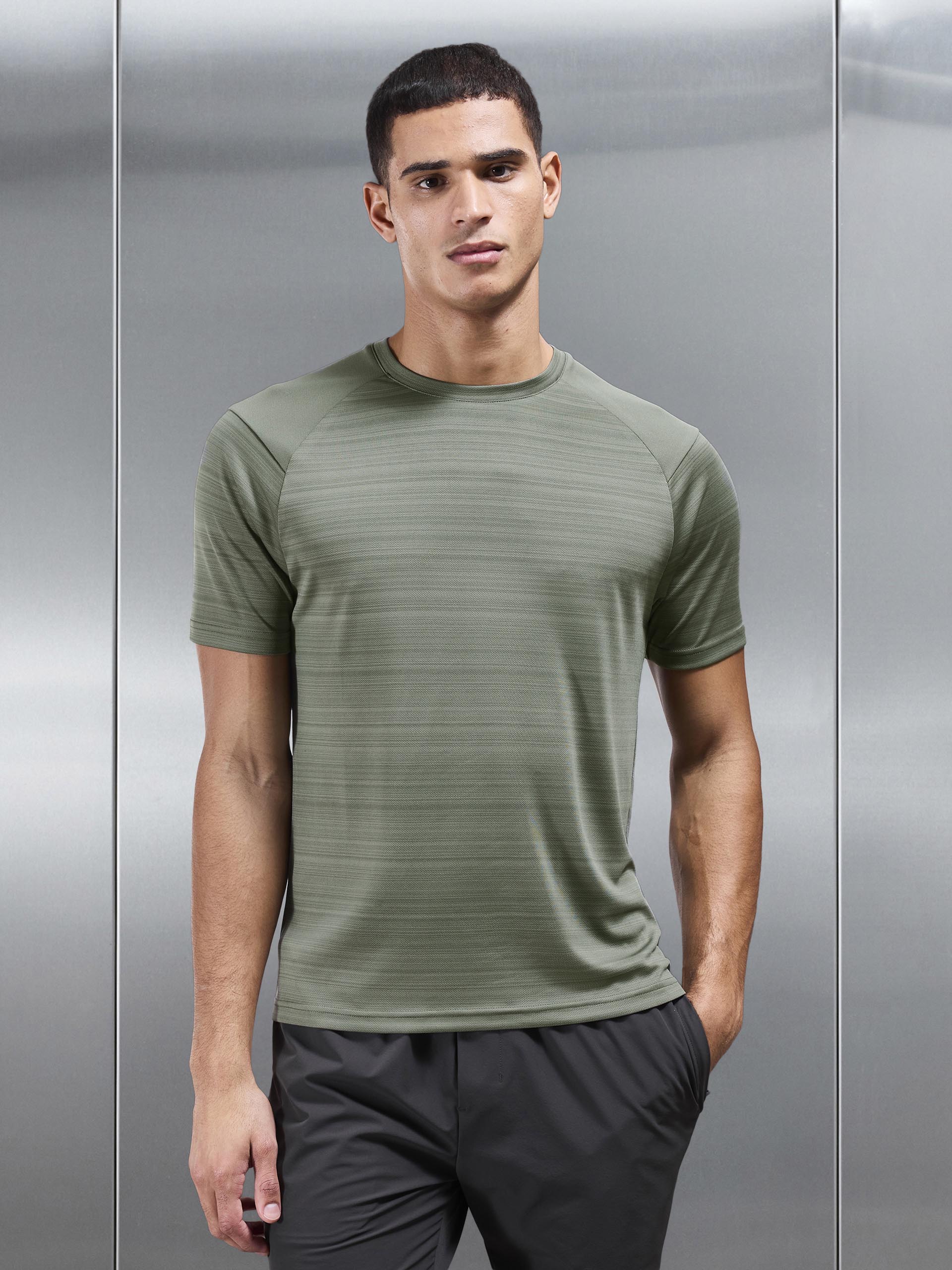 Mens React T-Shirt in Olive