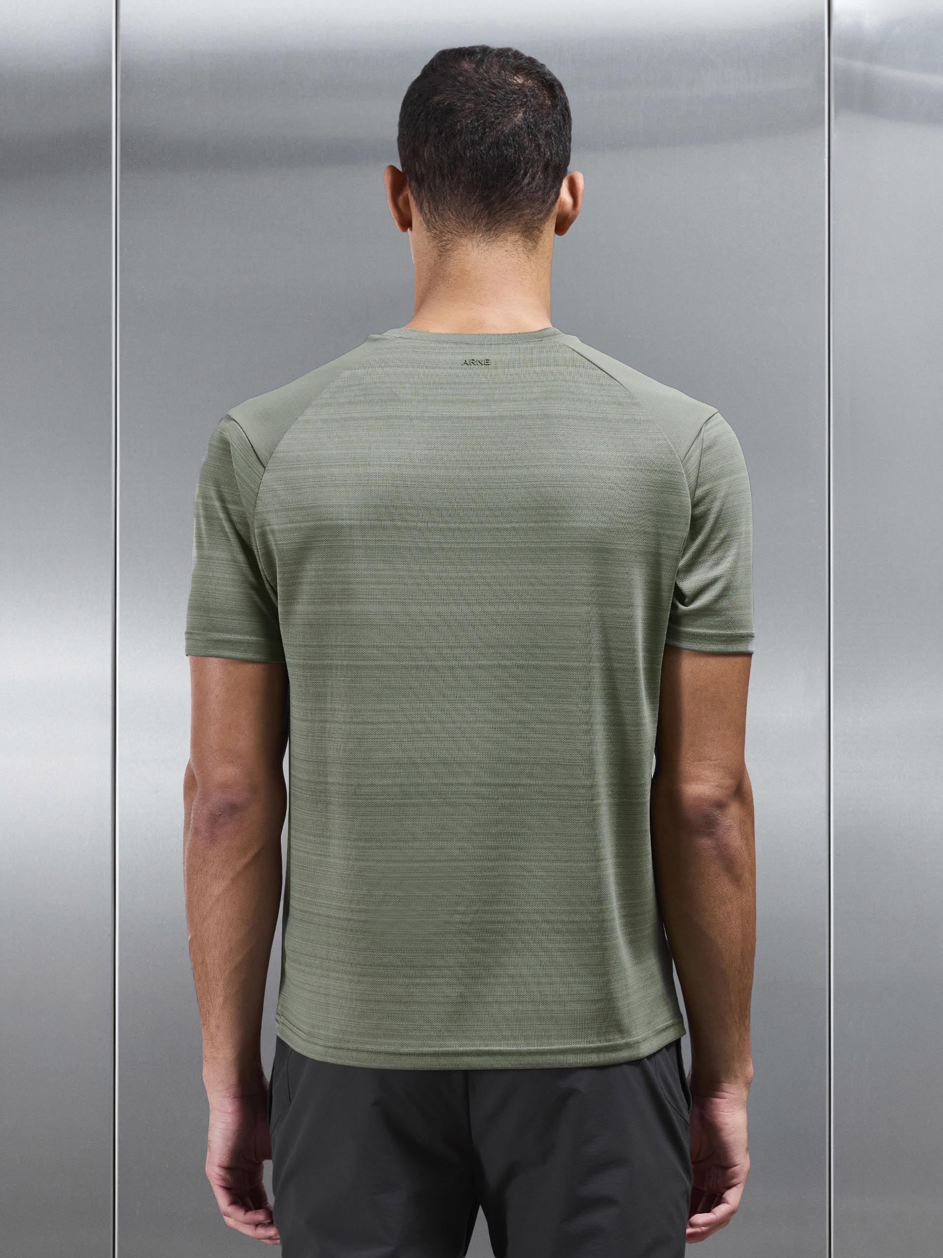 Mens React T-Shirt in Olive