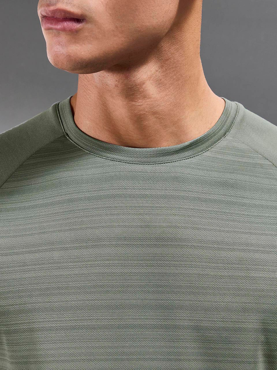 Mens React T-Shirt in Olive