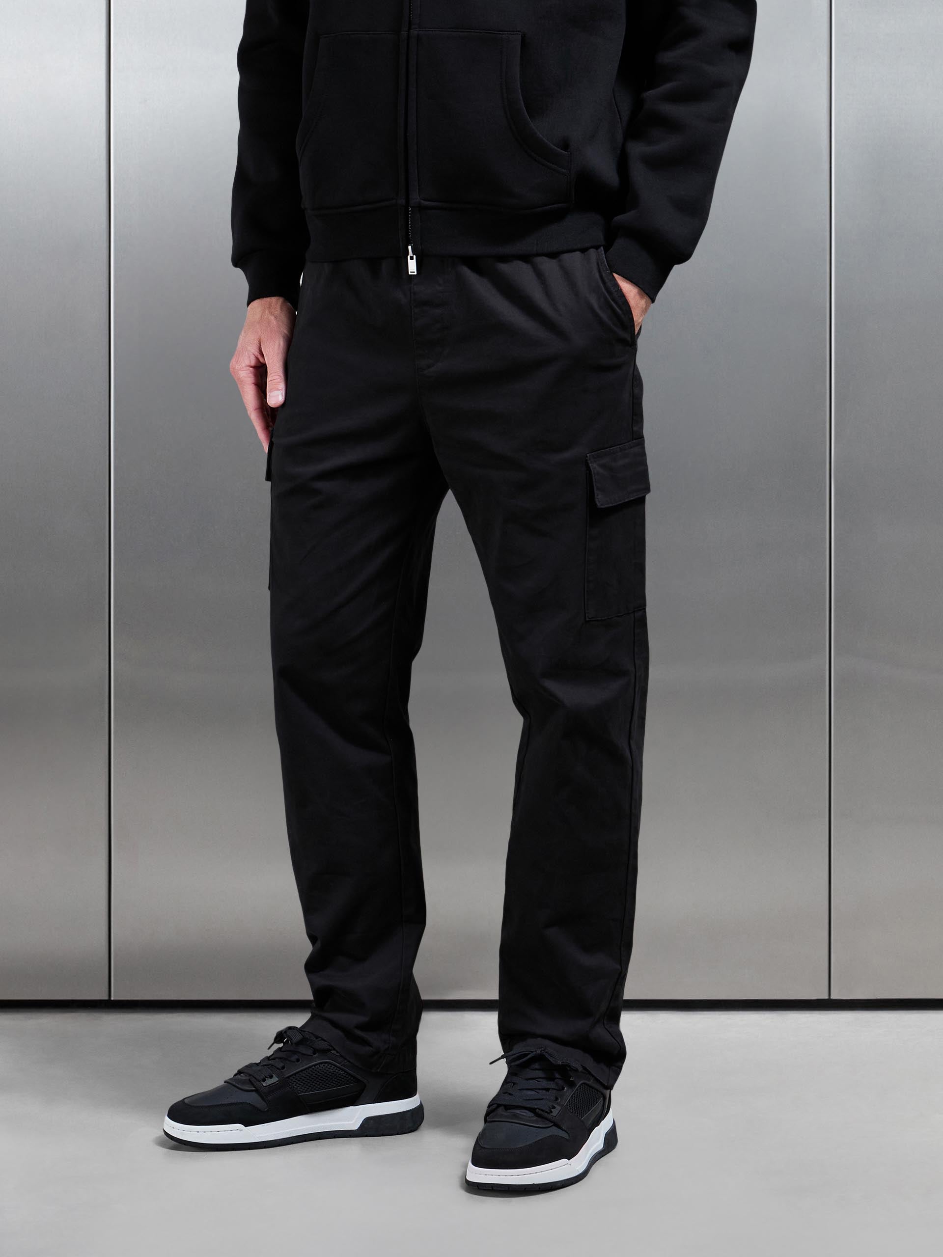 Mens Relaxed Fit Cotton Cargo Pant In Black