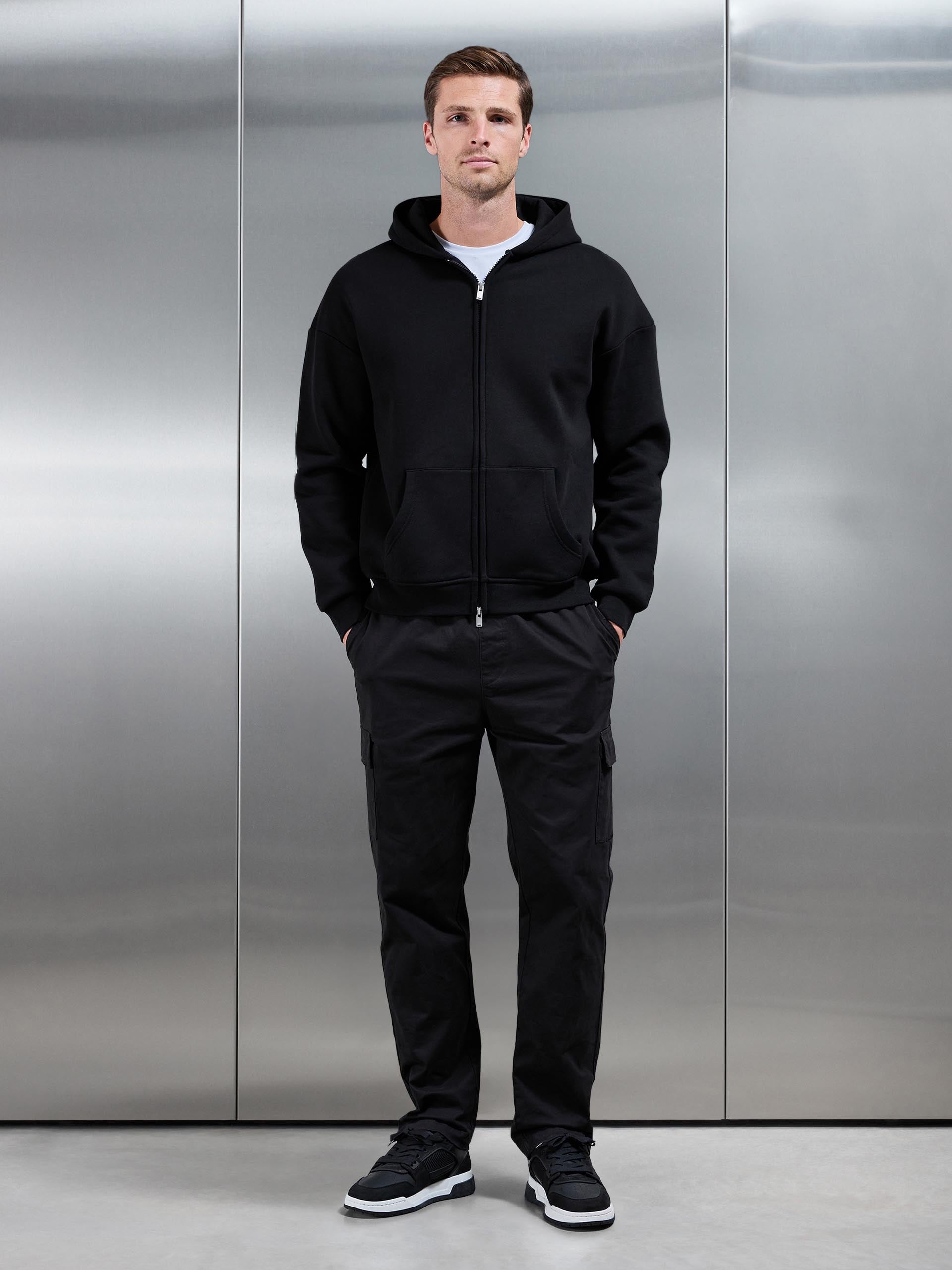 Mens Relaxed Fit Cotton Cargo Pant In Black