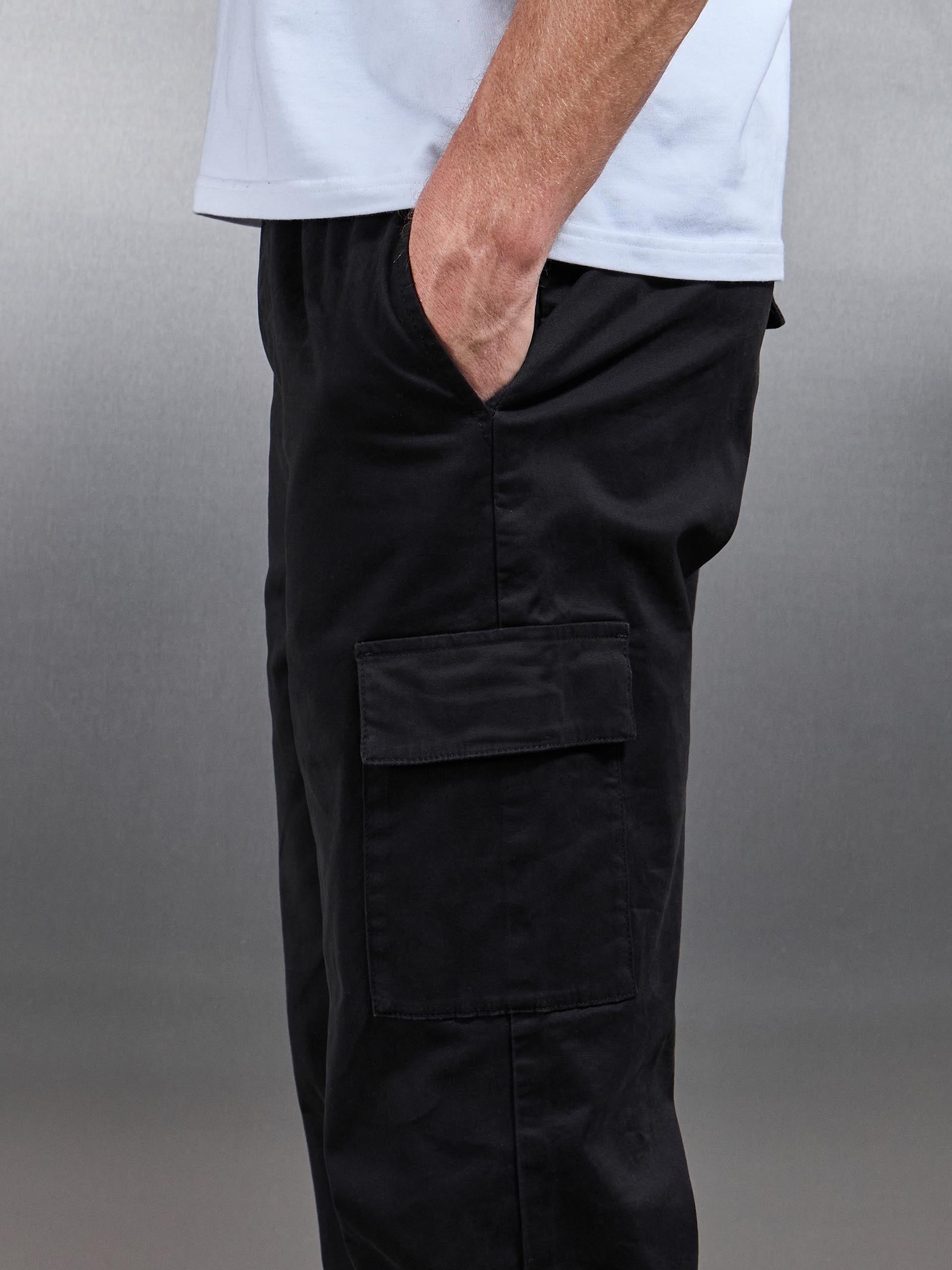 Mens Relaxed Fit Cotton Cargo Pant In Black