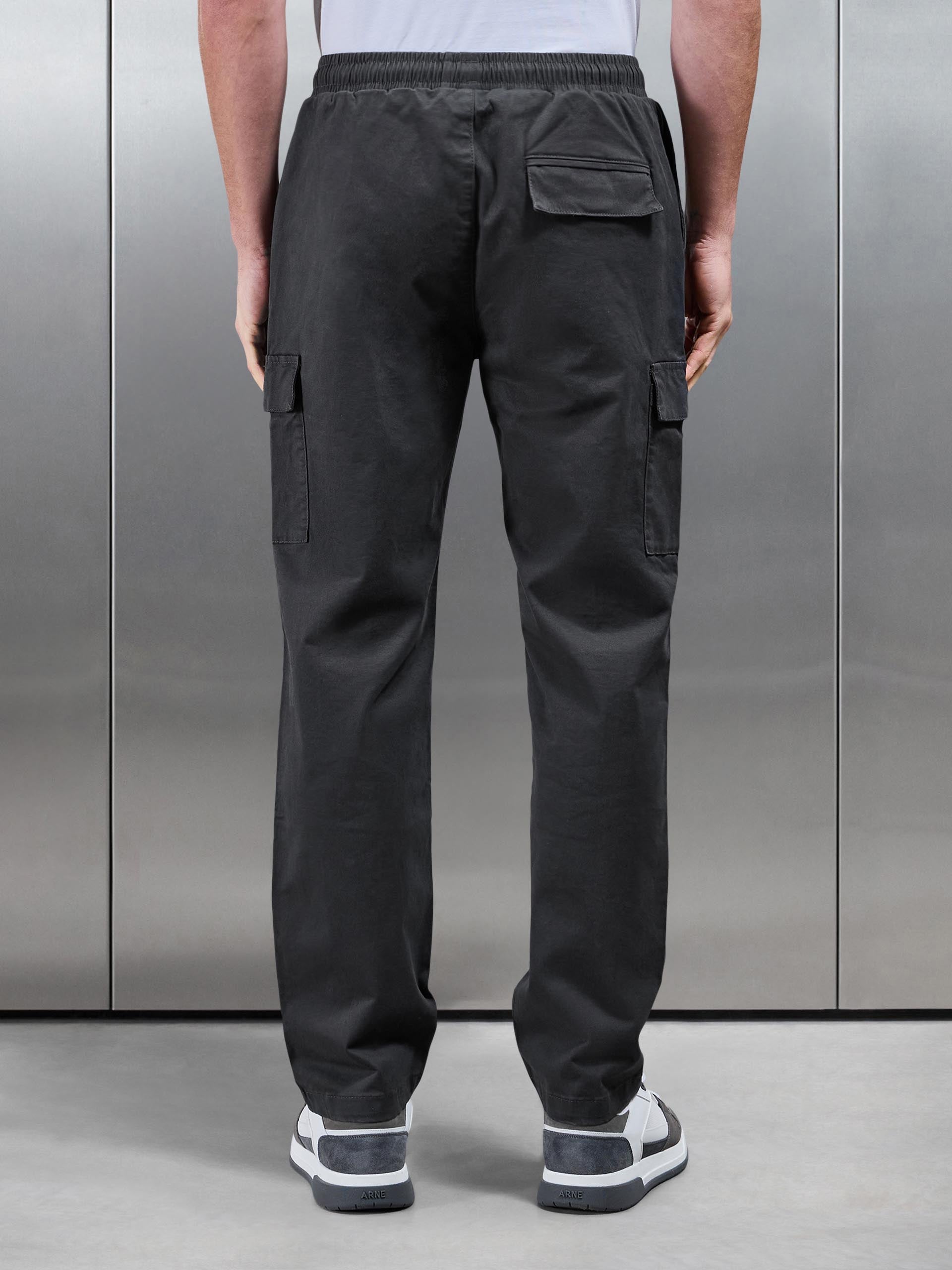 Mens Relaxed Fit Cotton Cargo Pant In Grey
