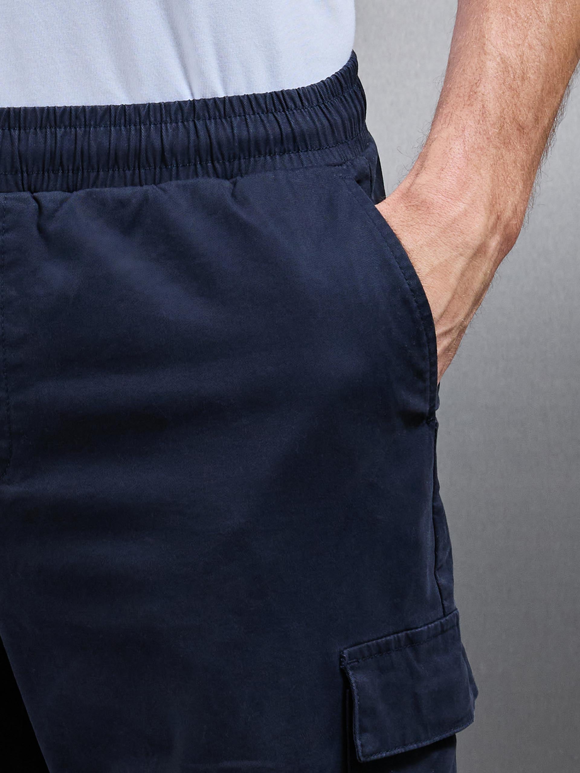 Mens Relaxed Fit Cotton Cargo Pant in Navy