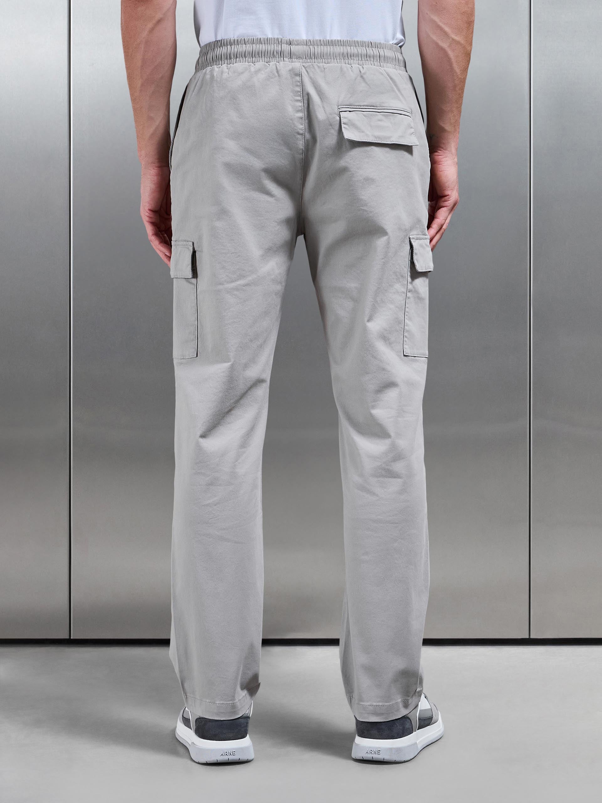 Mens Relaxed Fit Cotton Cargo Pant in Stone