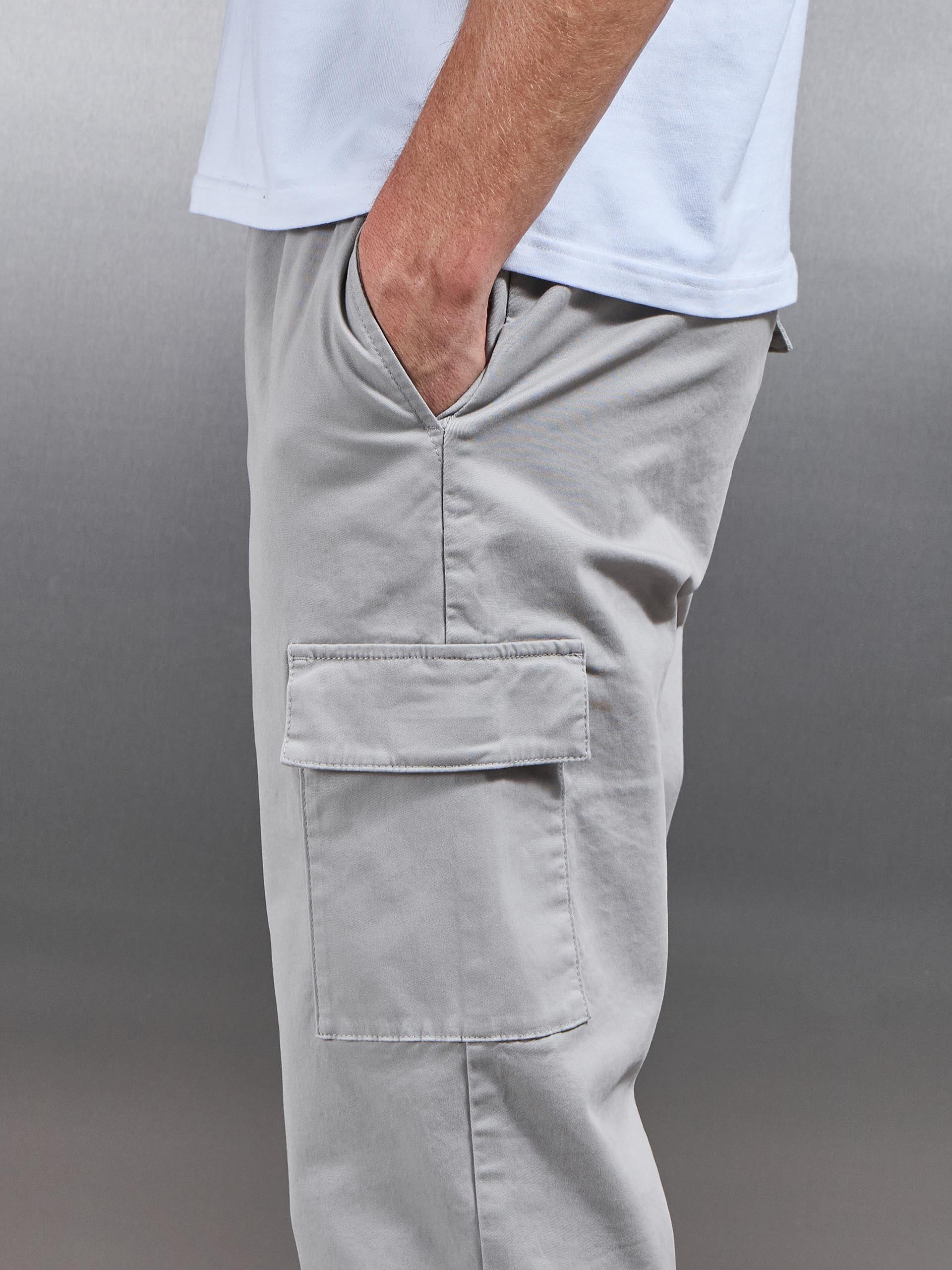 Mens Relaxed Fit Cotton Cargo Pant in Stone