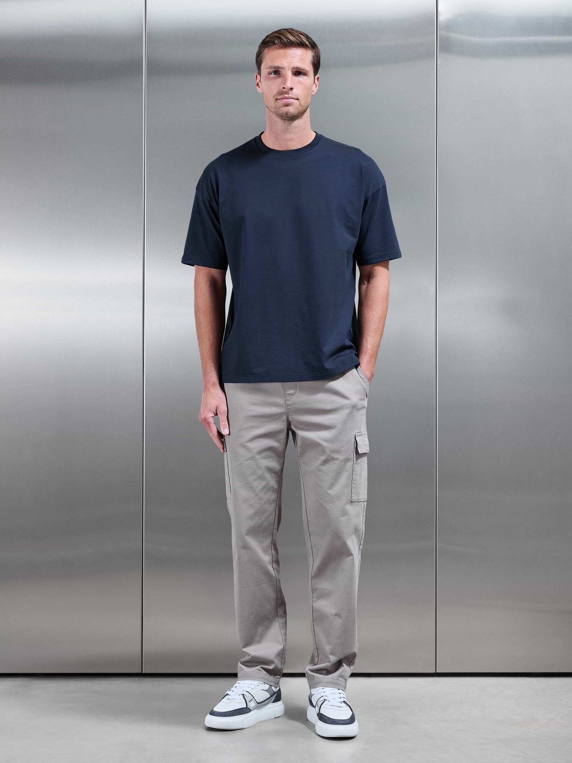 Mens Relaxed Fit Cotton Cargo Pant in Taupe