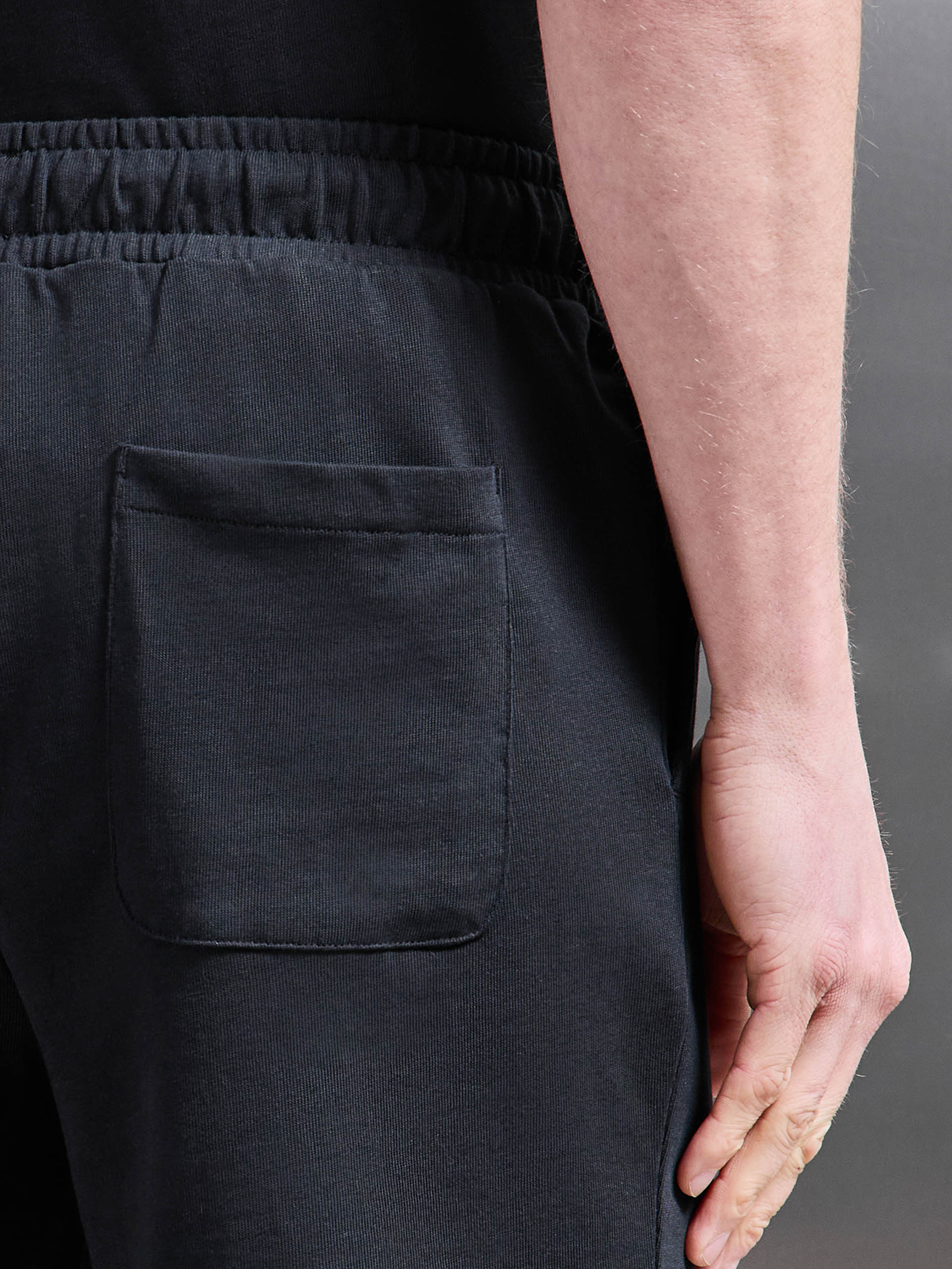 Mens Relaxed Fit Cotton Short in Black