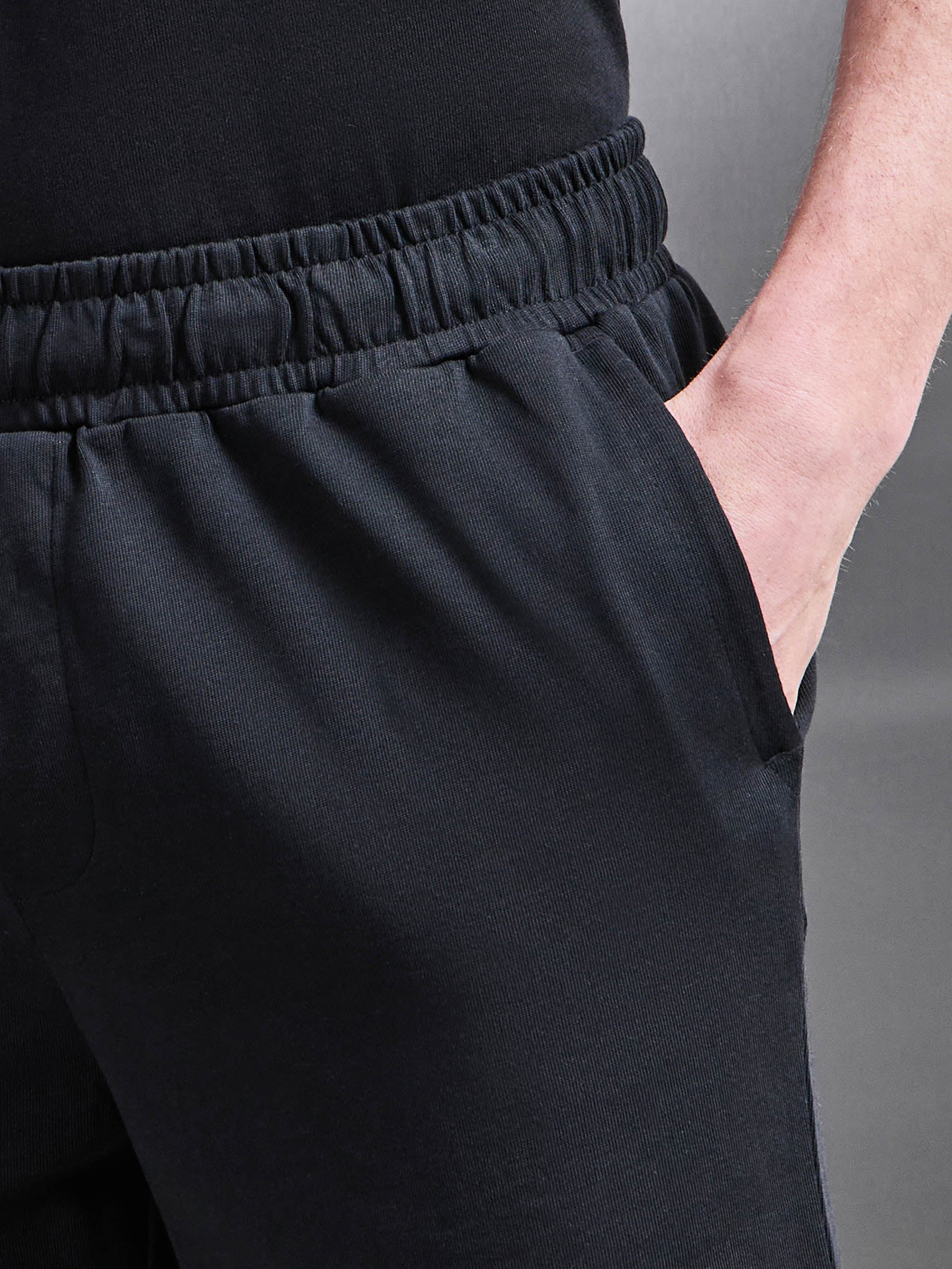 Mens Relaxed Fit Cotton Short in Black