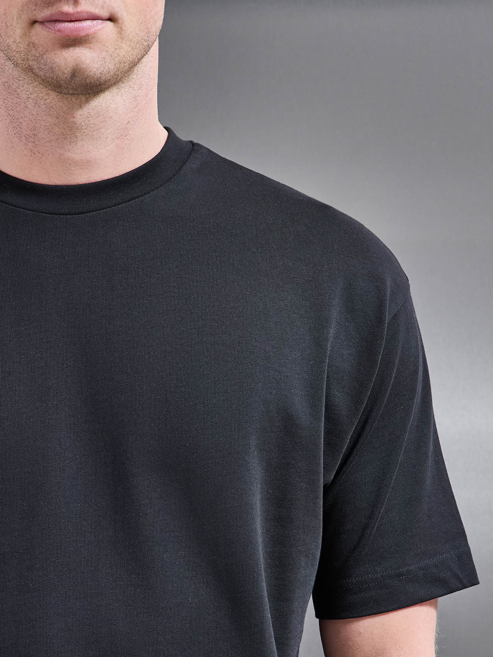 Mens Relaxed Fit Cotton T-Shirt in Black