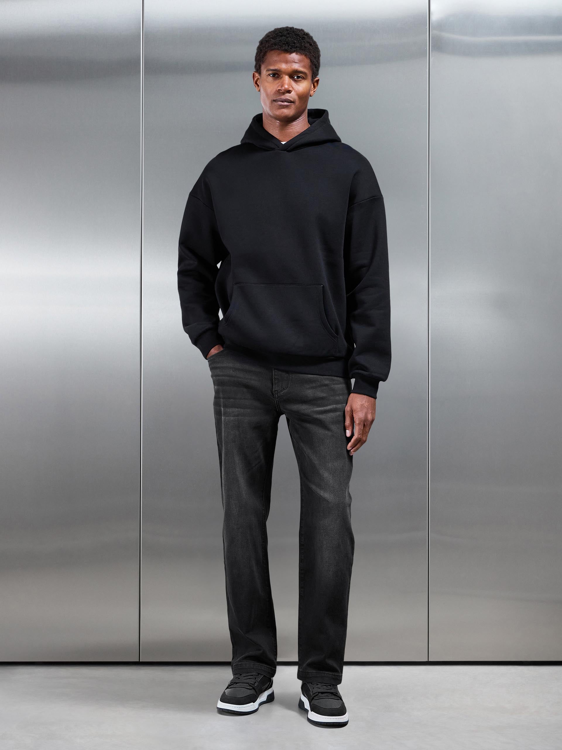 Mens Relaxed Fit Denim Jeans in Black Wash