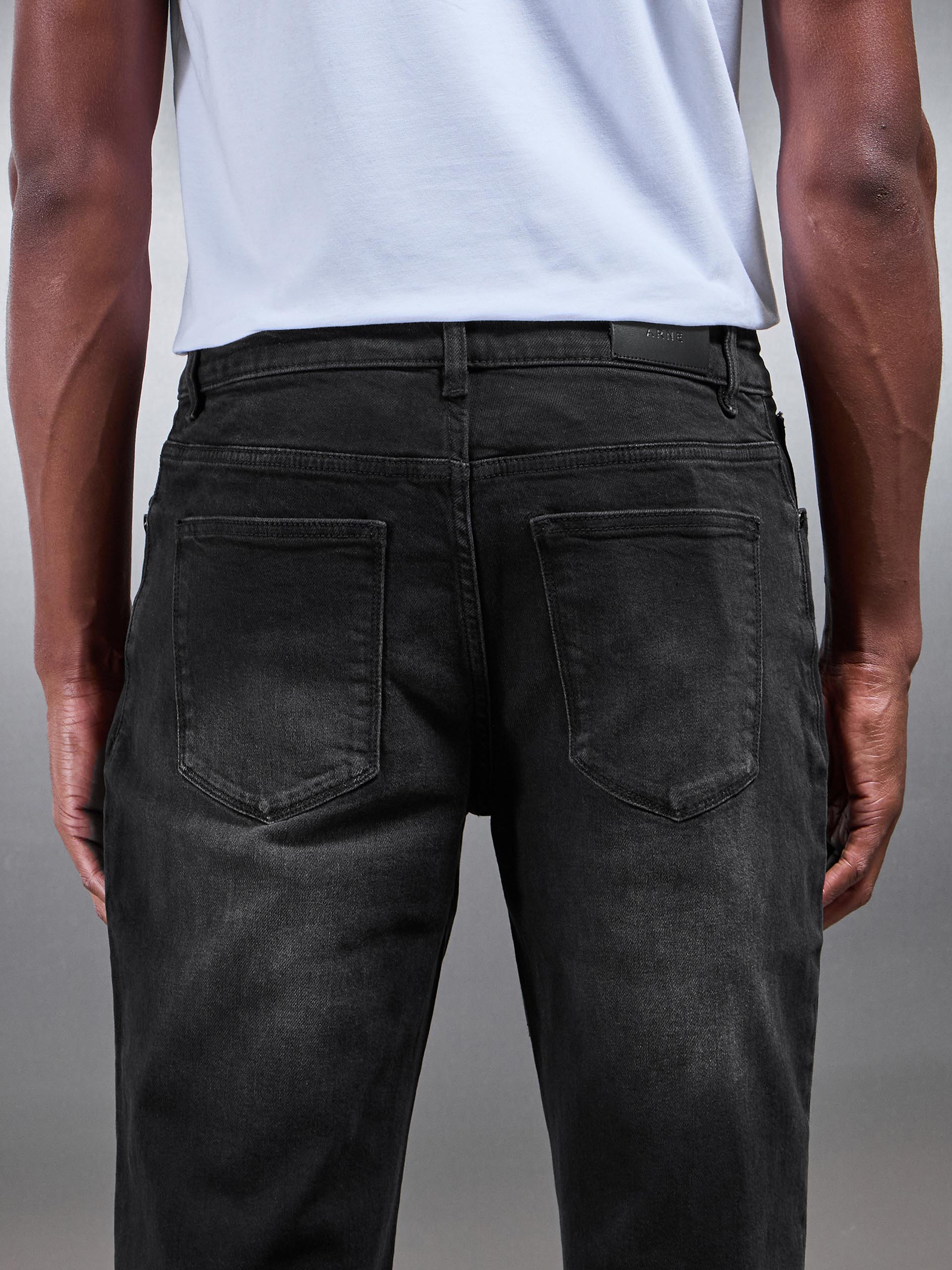 Mens Relaxed Fit Denim Jeans in Black Wash