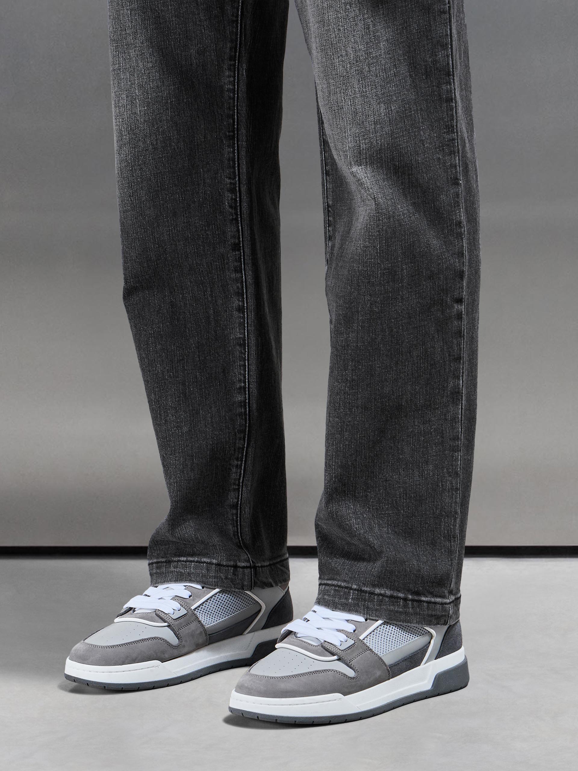 Mens Relaxed Fit Denim Jeans in Grey Wash