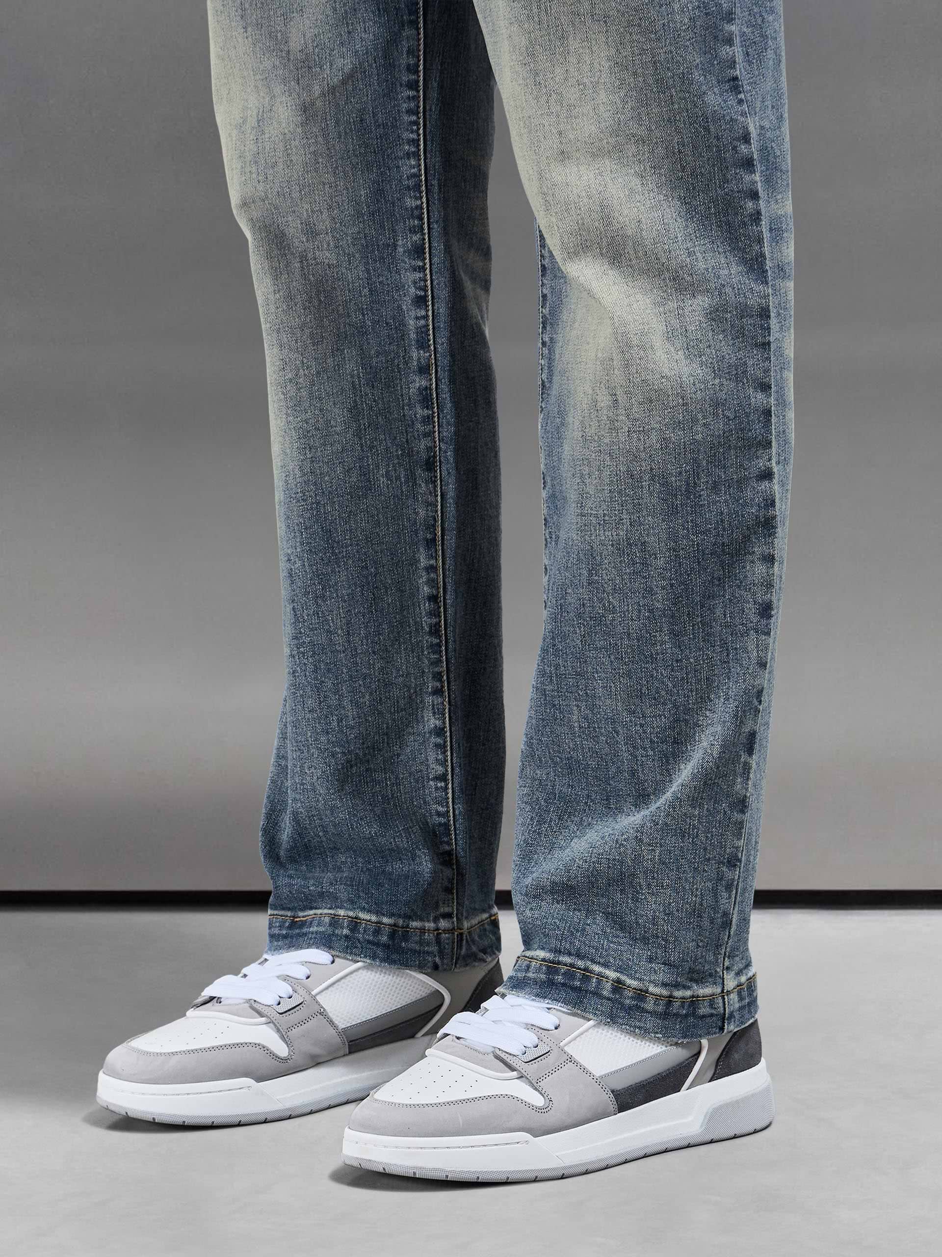 Relaxed Fit Denim Jeans in Sand Wash