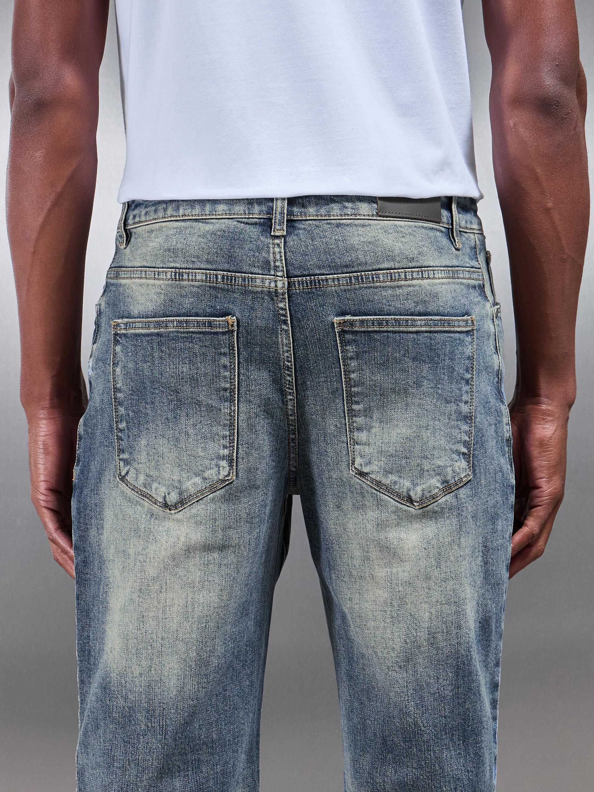 Mens Relaxed Fit Denim Jeans in Sand Wash