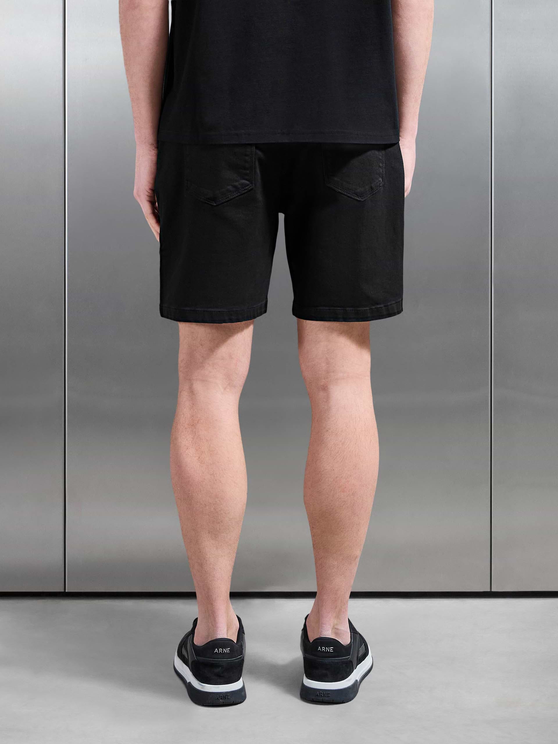 Relaxed Fit Denim Short in Black