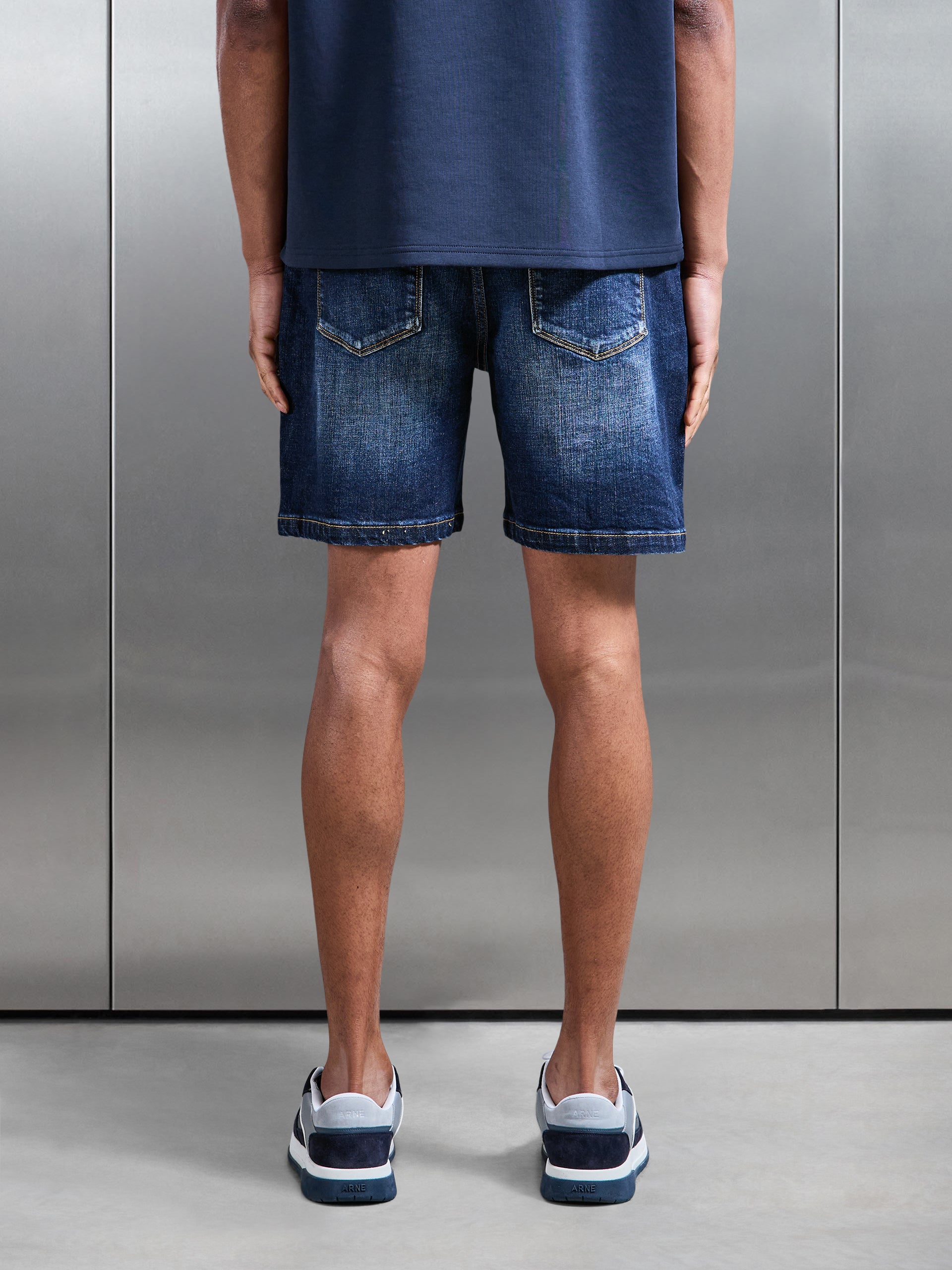Mens Relaxed Fit Denim Short in Dark Blue