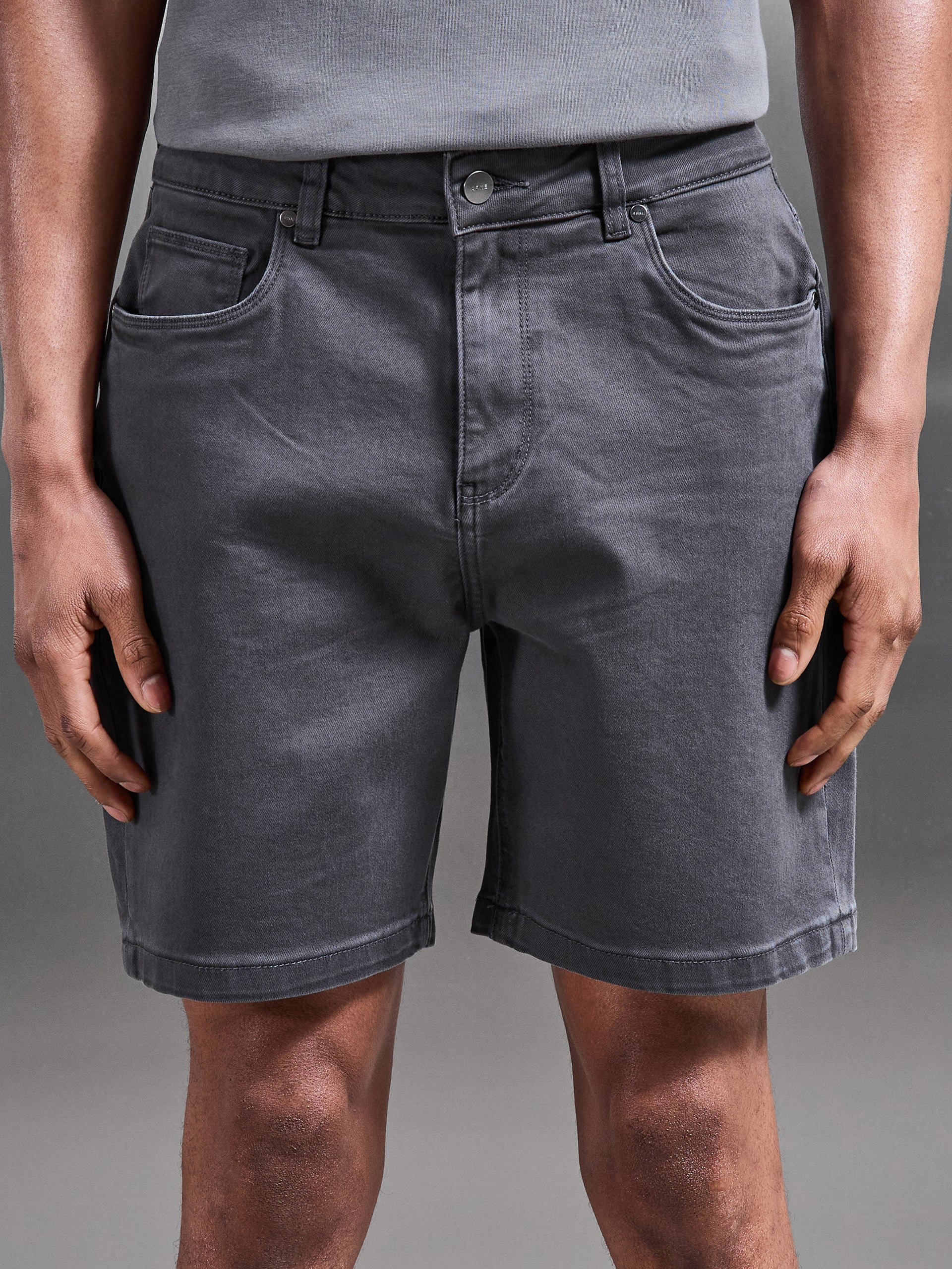 Mens Relaxed Fit Denim Short in Grey