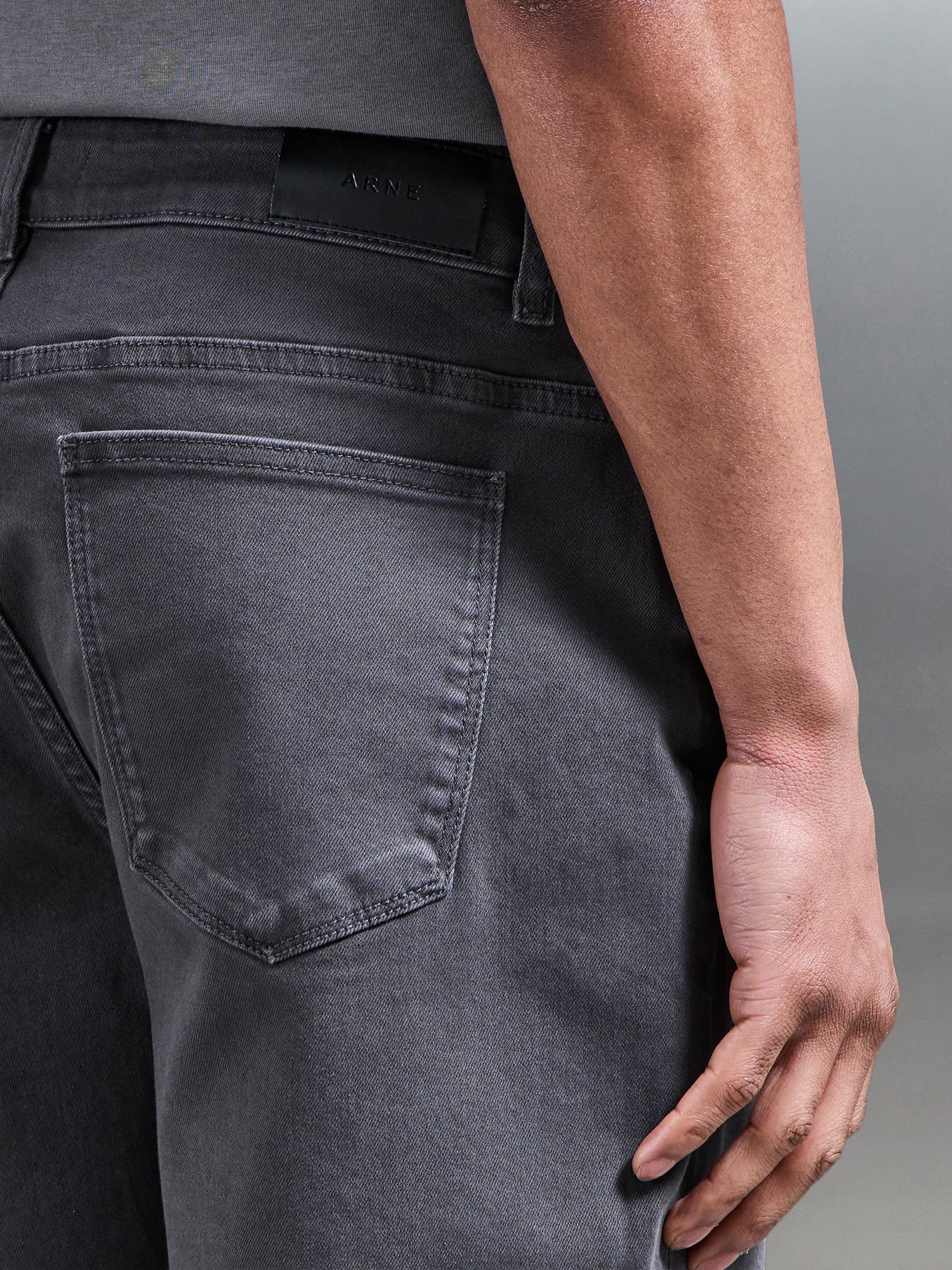 Mens Relaxed Fit Denim Short in Grey