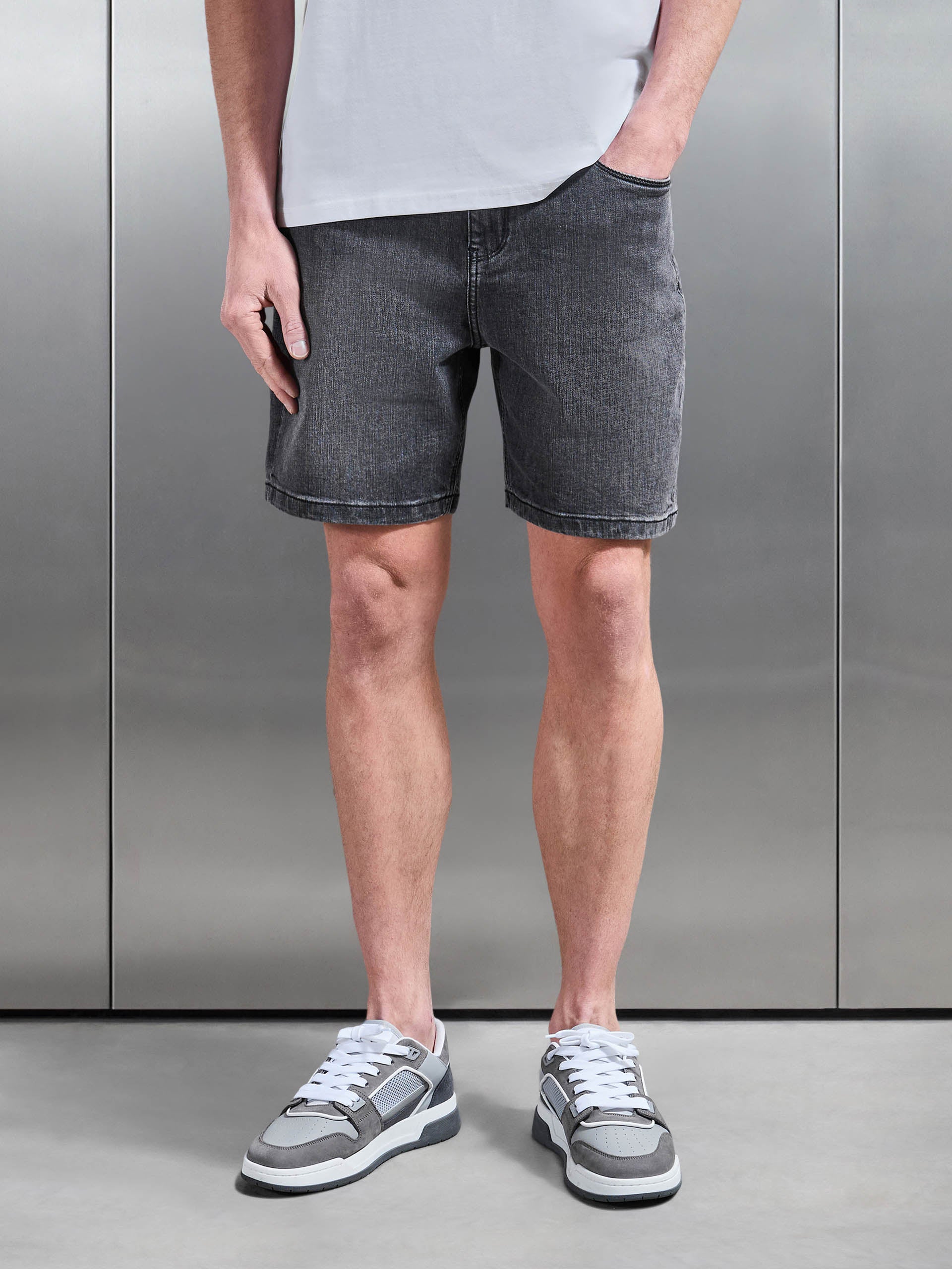 Mens Relaxed Fit Denim Short in Grey Wash