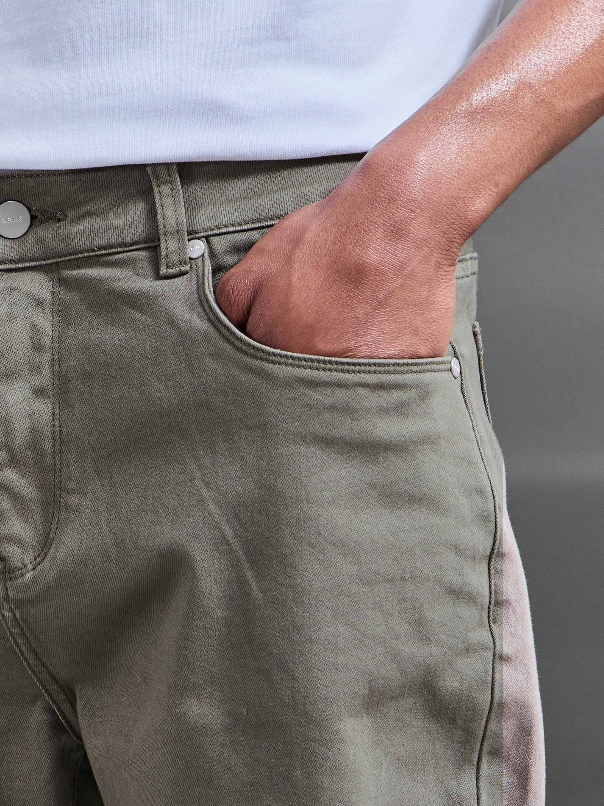 Relaxed Fit Denim Short in Olive