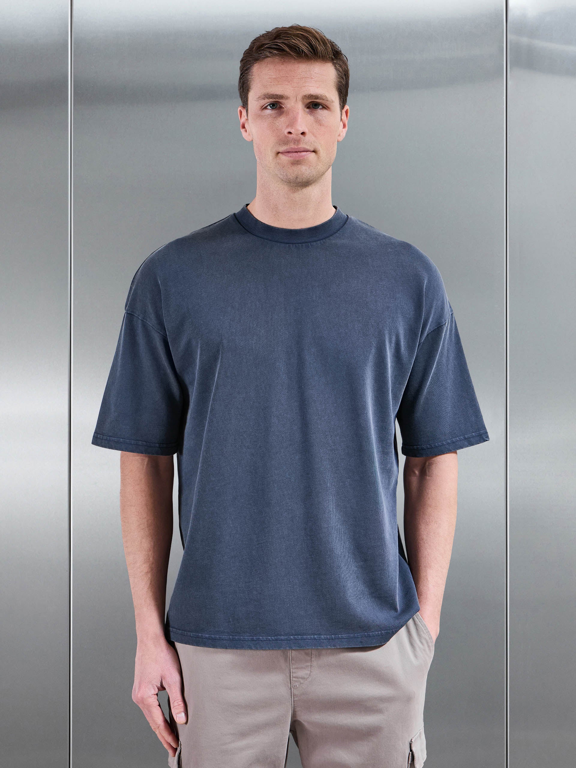 Mens Relaxed Fit Garment Dye T-Shirt in Navy