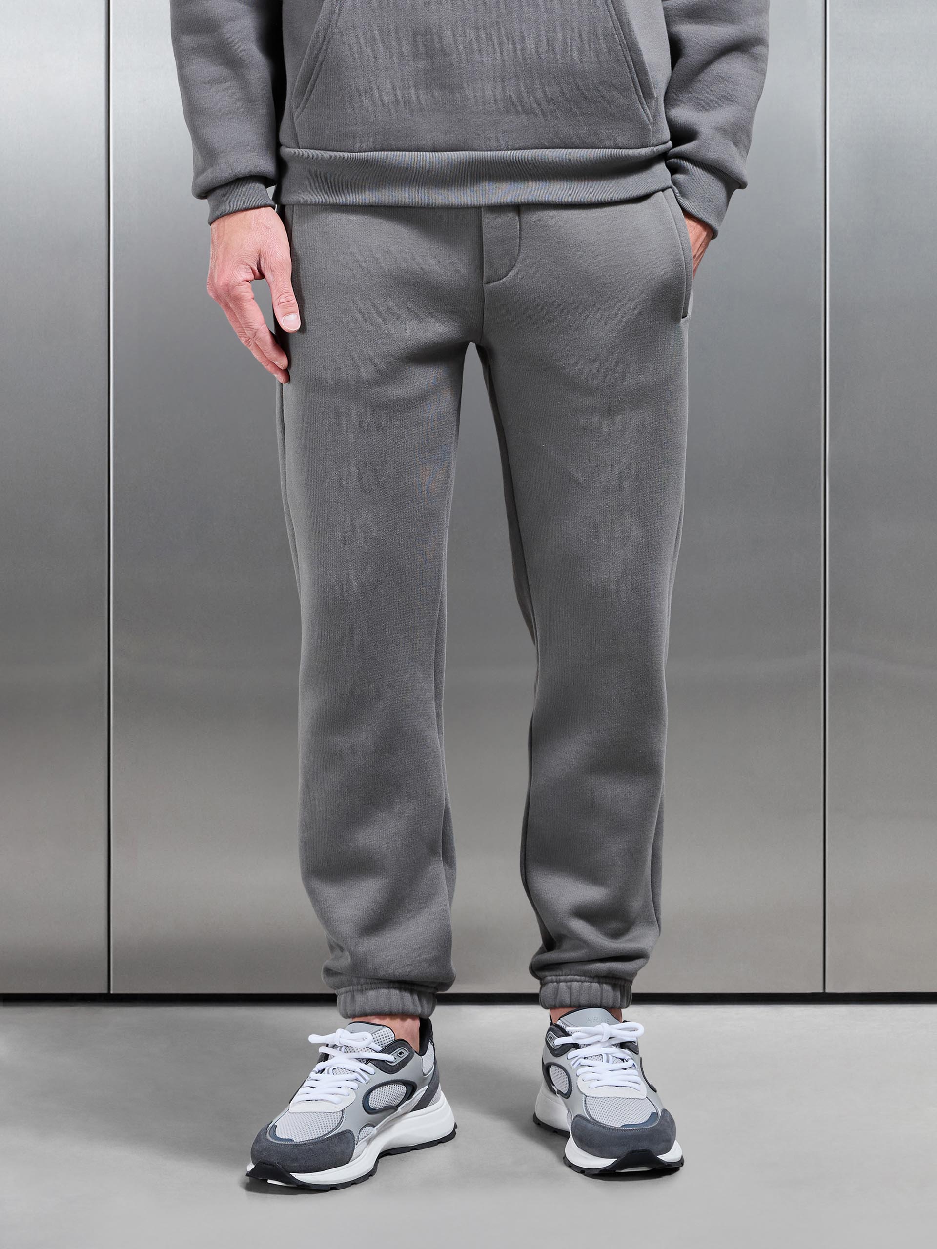 Mens Relaxed Fit Jogger in Grey