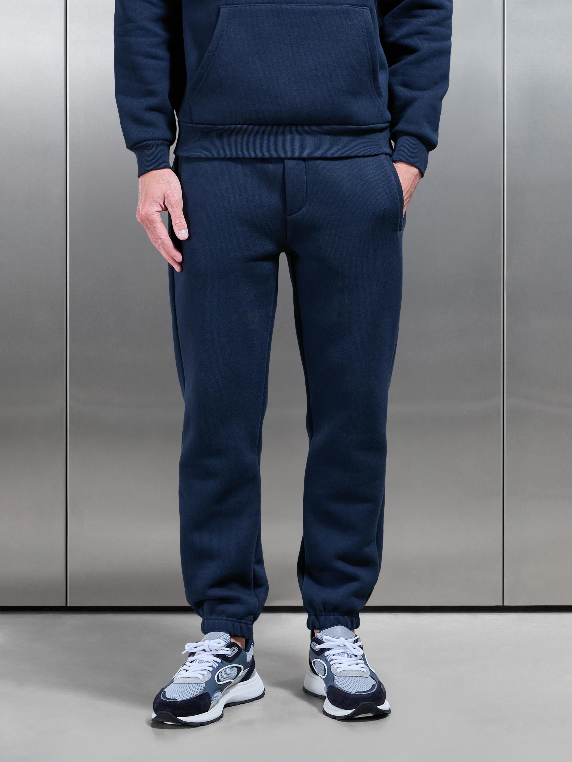 Mens Relaxed Fit Jogger in Navy