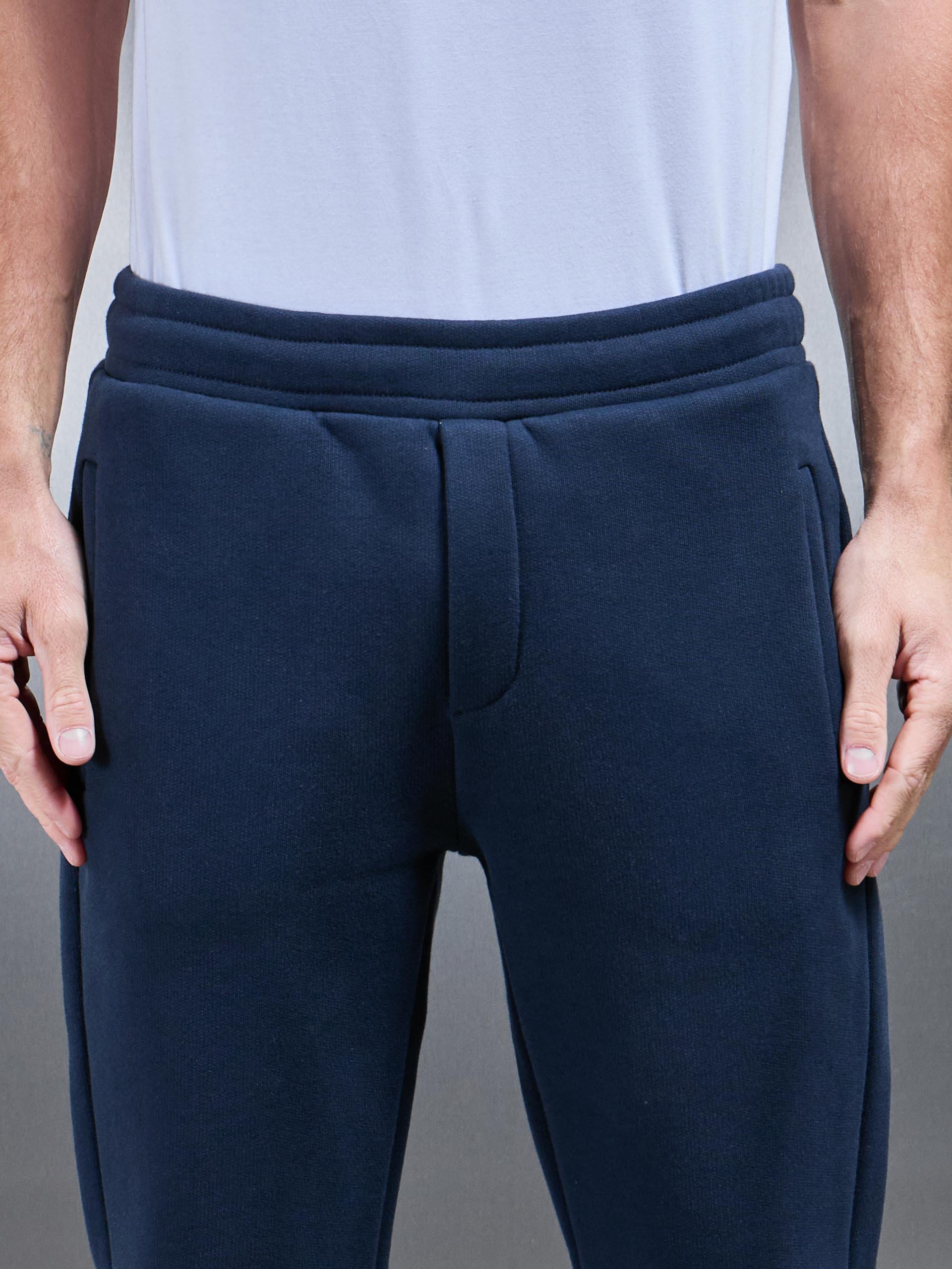 Mens Relaxed Fit Jogger in Navy