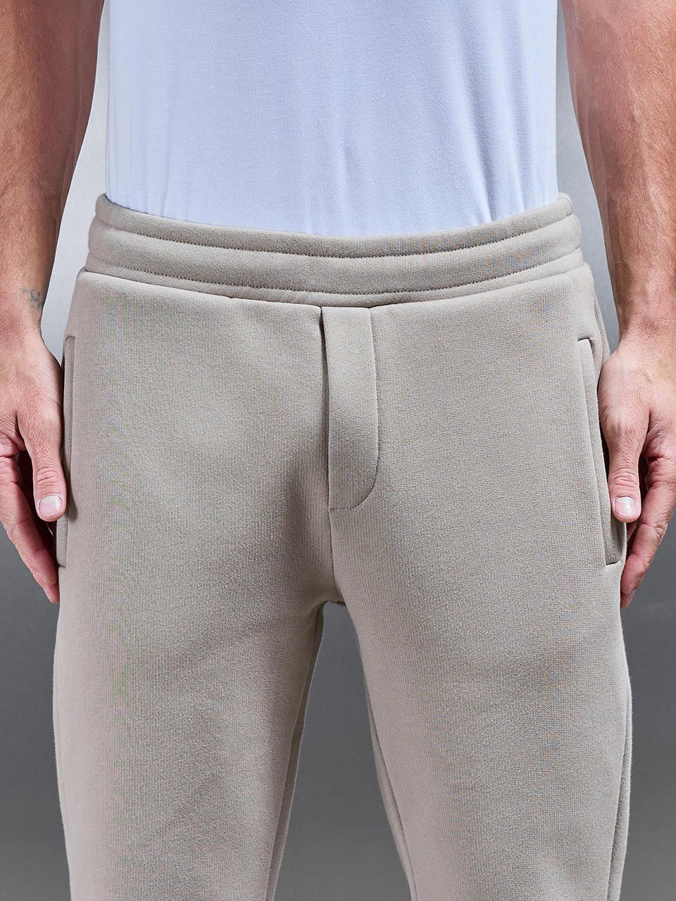 Mens Relaxed Fit Jogger in Stone
