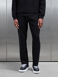 Mens Relaxed Fit Knitted Jogger in Black