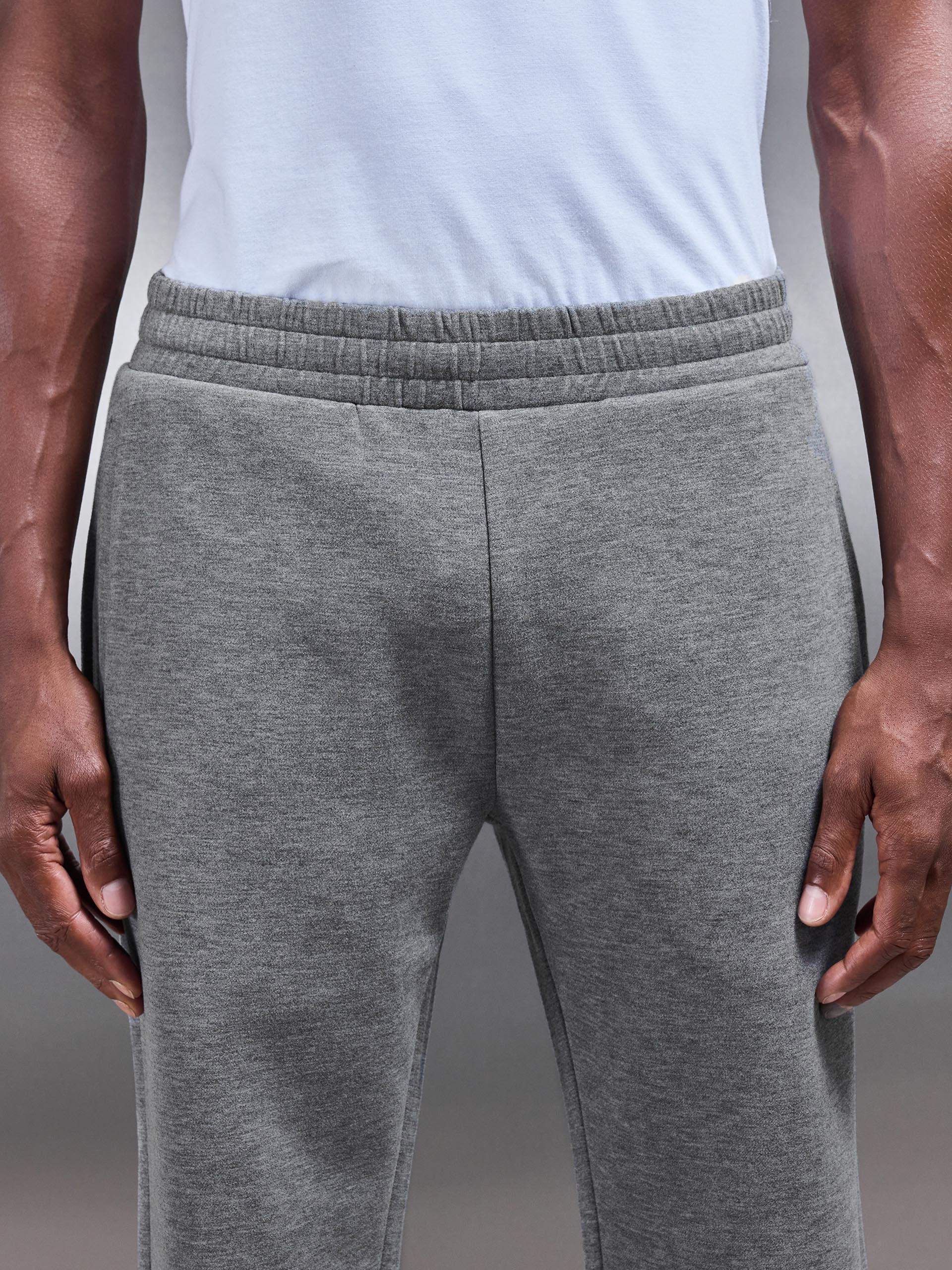 Mens Relaxed Fit Knitted Jogger in Charcoal Marl