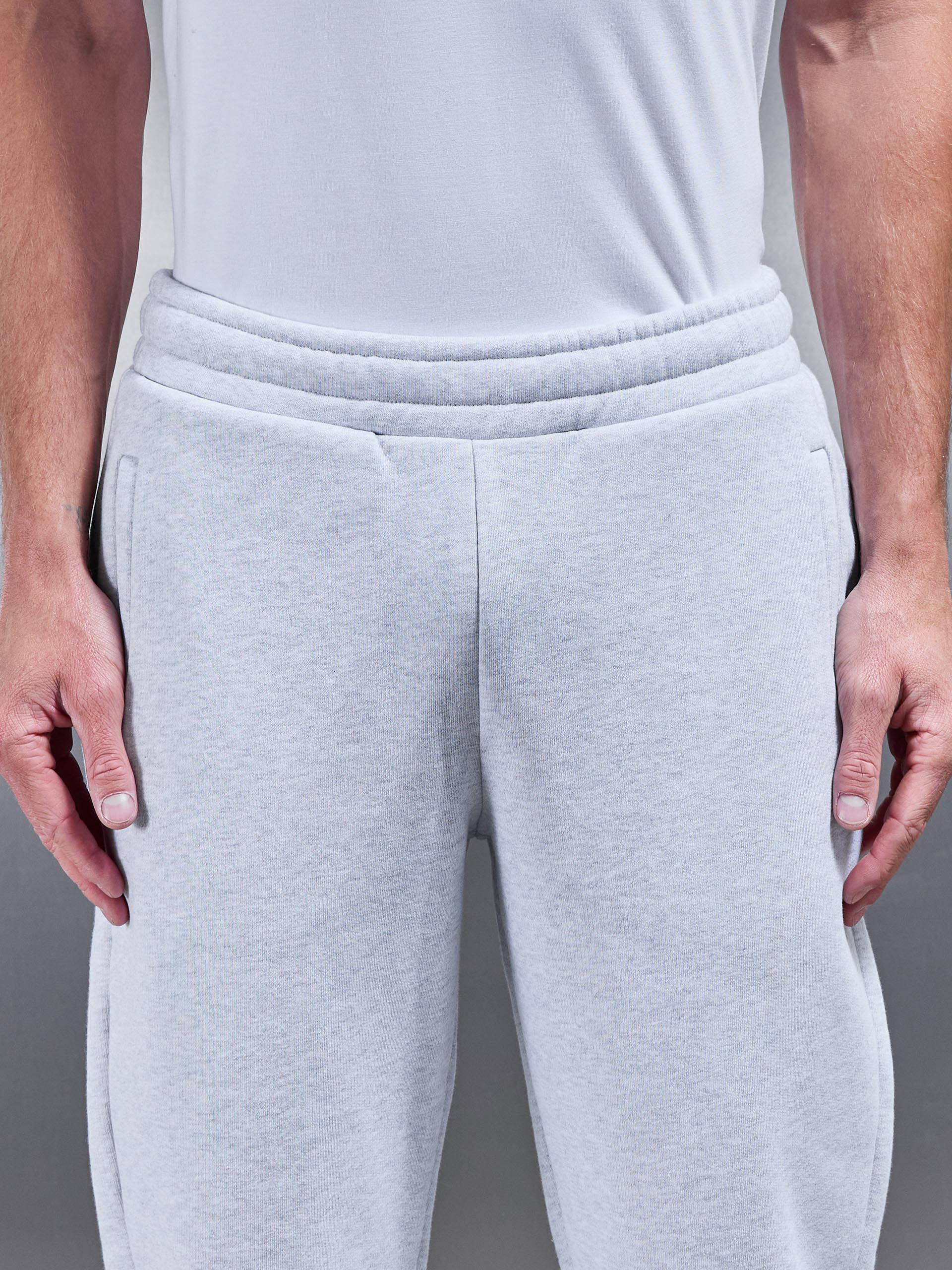 Mens Relaxed Fit Straight Leg Jogger in Marl Grey