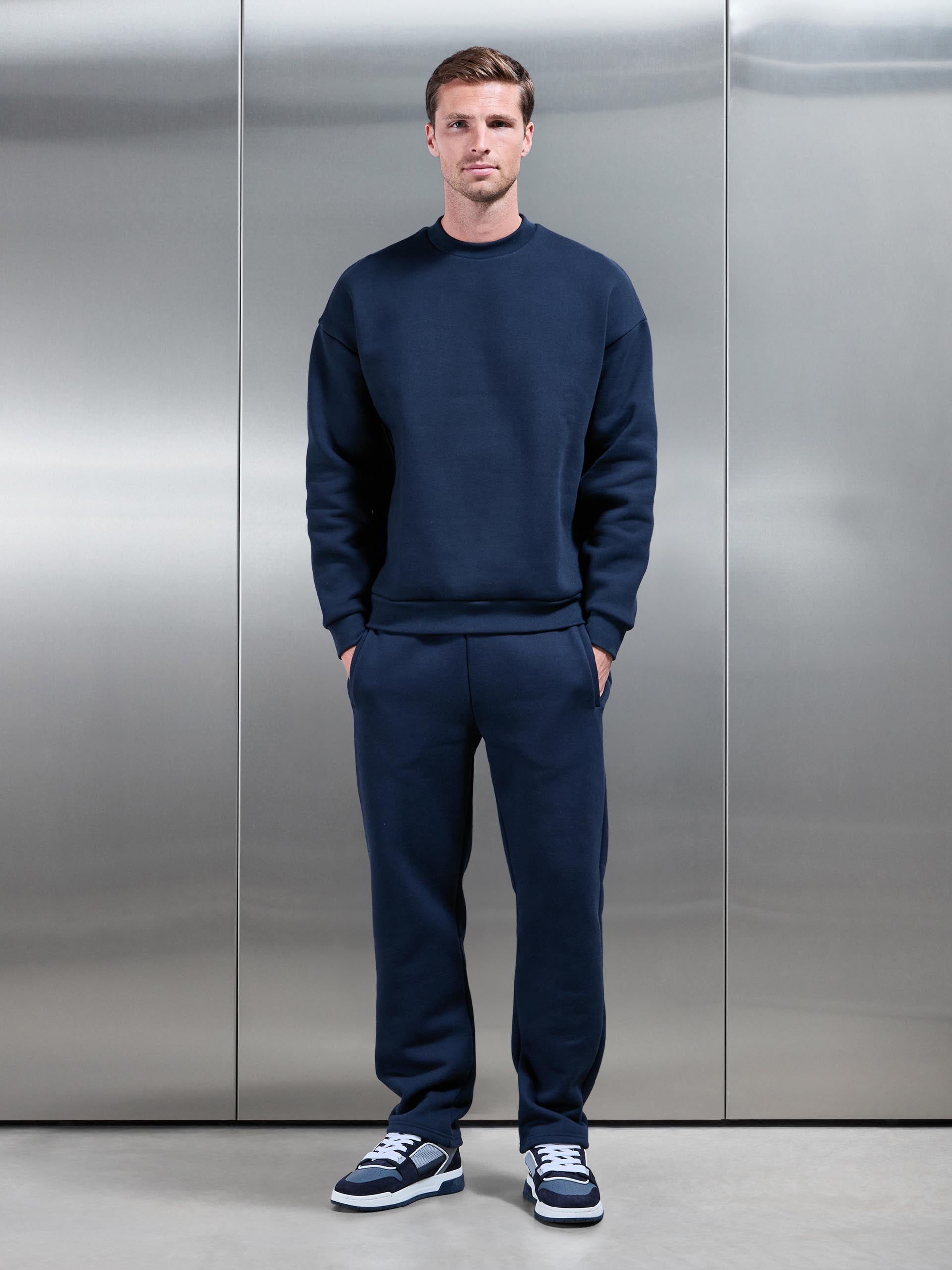 Mens Relaxed Fit Sweatshirt in Navy