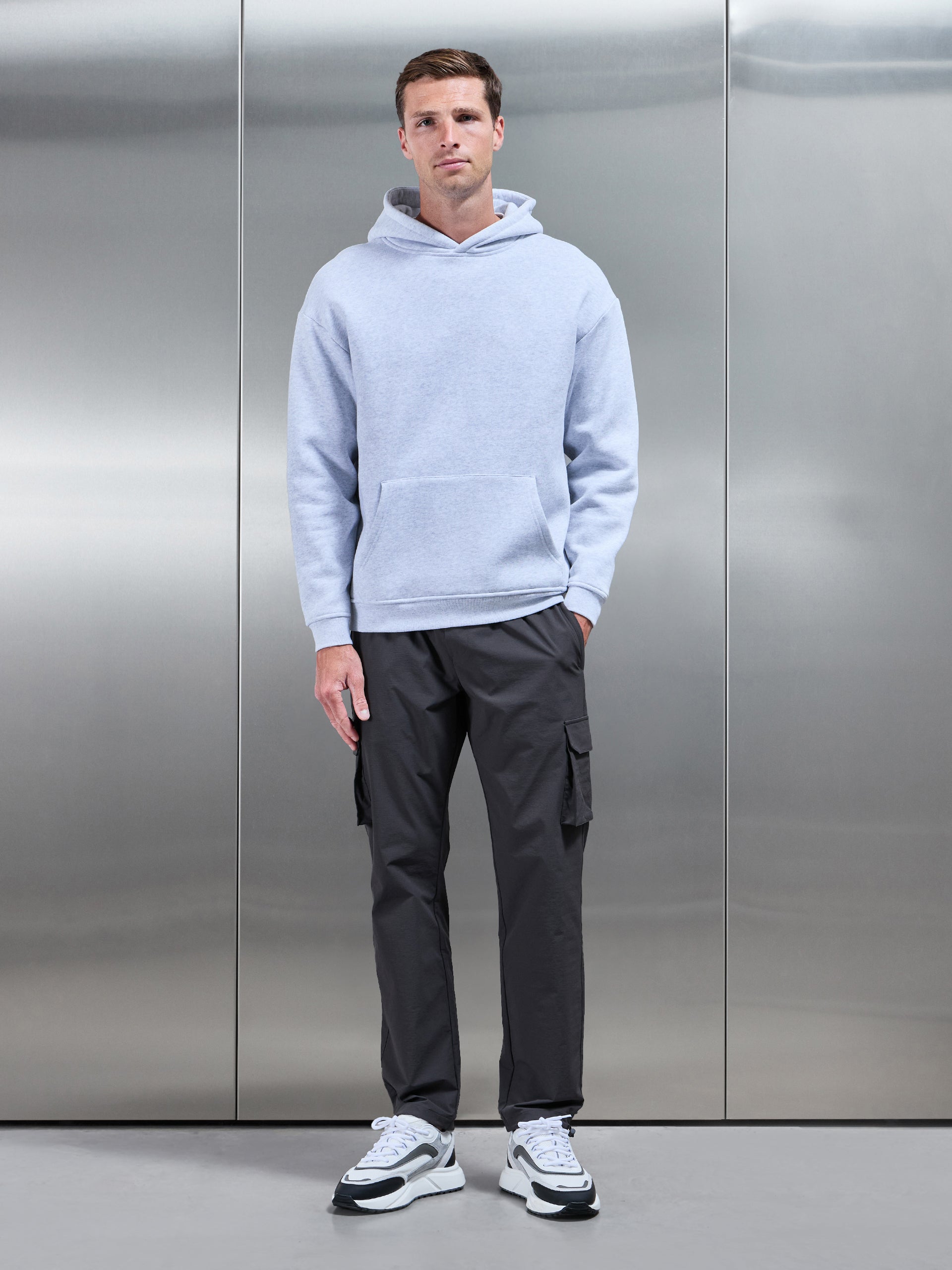 Mens Relaxed Fit Utility Cargo Pant in Grey