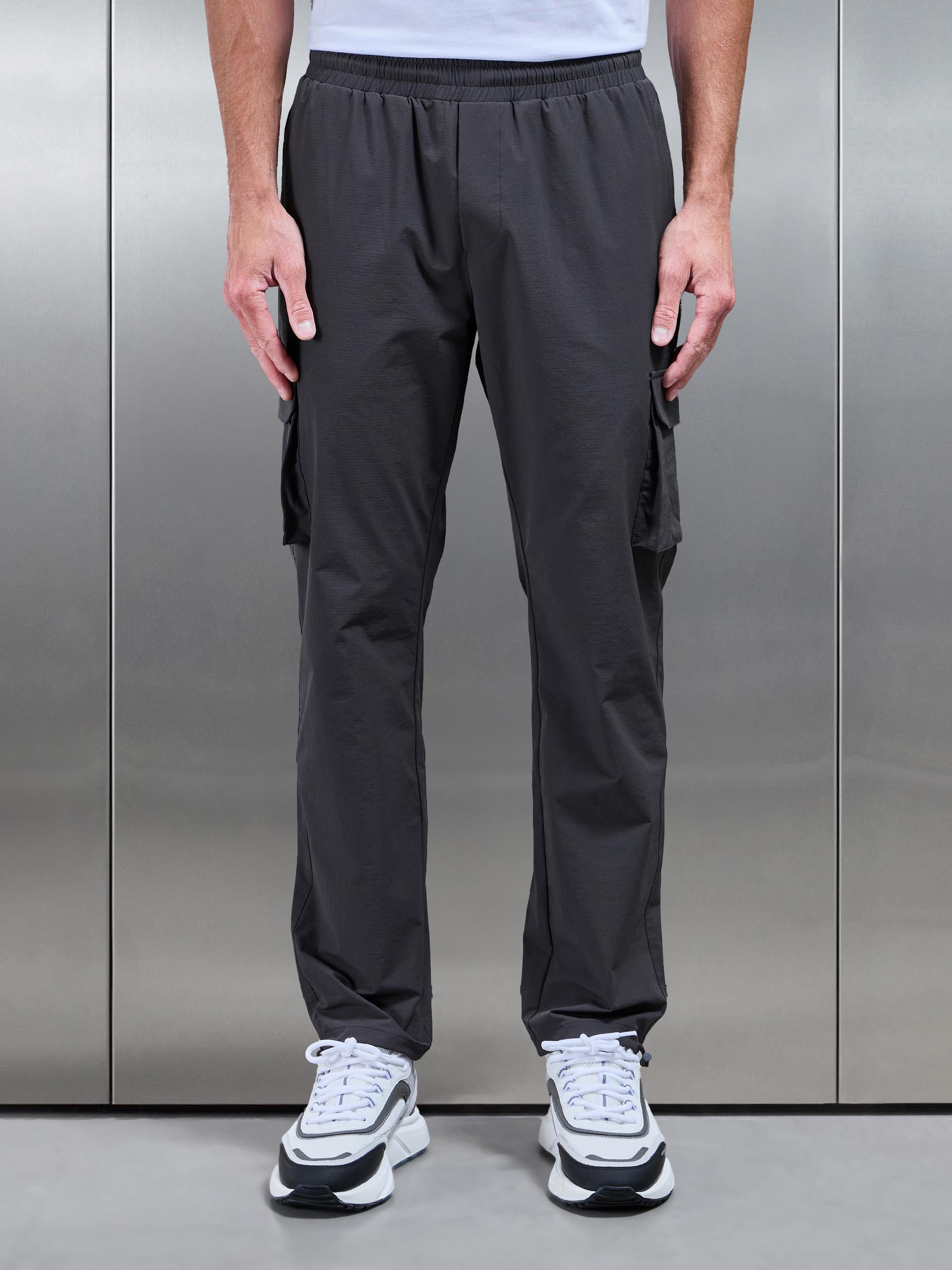 Mens Relaxed Fit Utility Cargo Pant in Grey