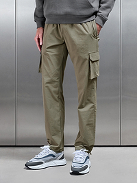 Mens Relaxed Fit Utility Cargo Pant in Olive