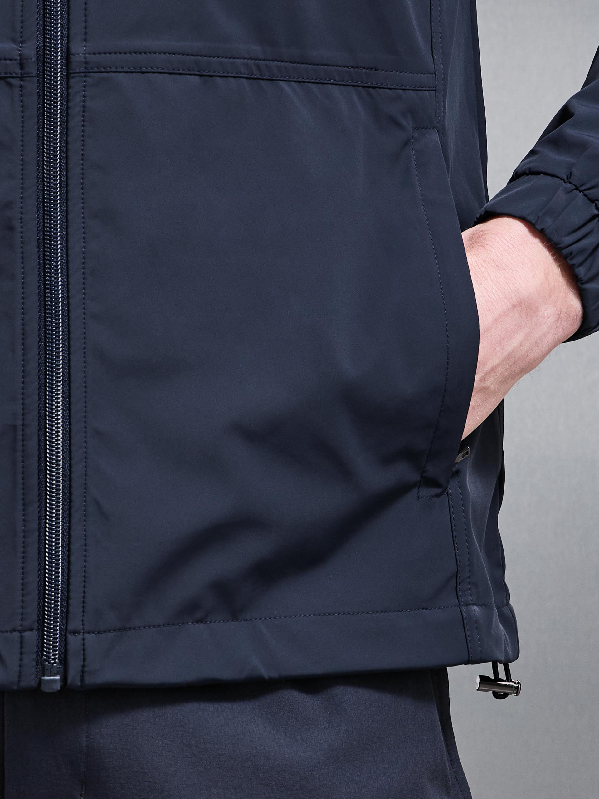 Mens Shell Stripe Windbreaker in Navy