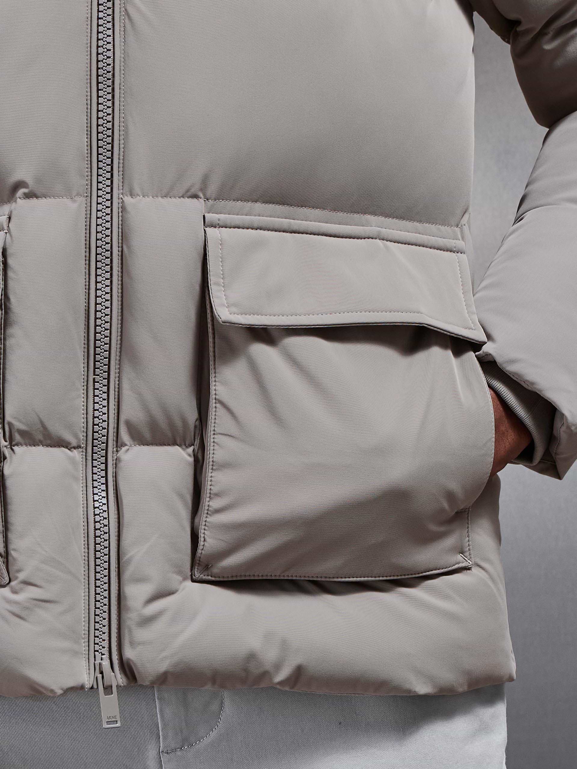 Short Puffer Parka in Taupe