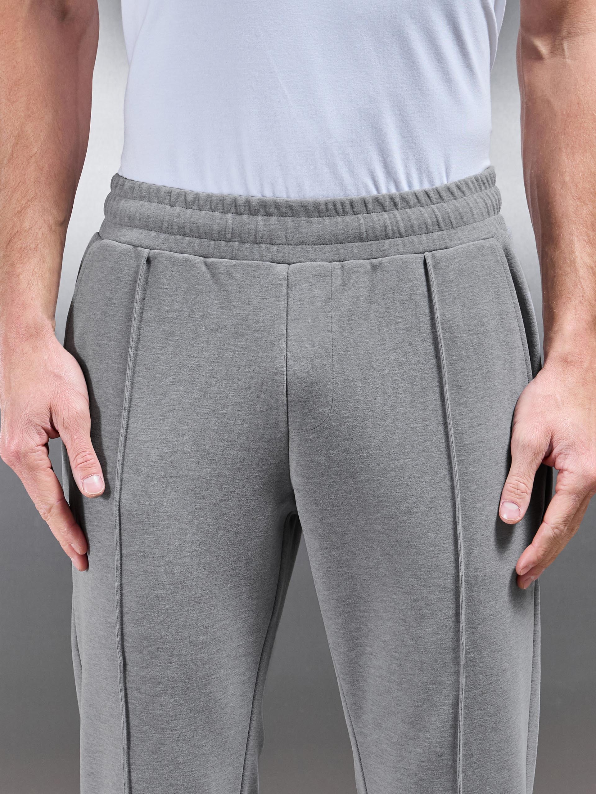 Mens Slim Fit Knitted Jogger in Marl Grey