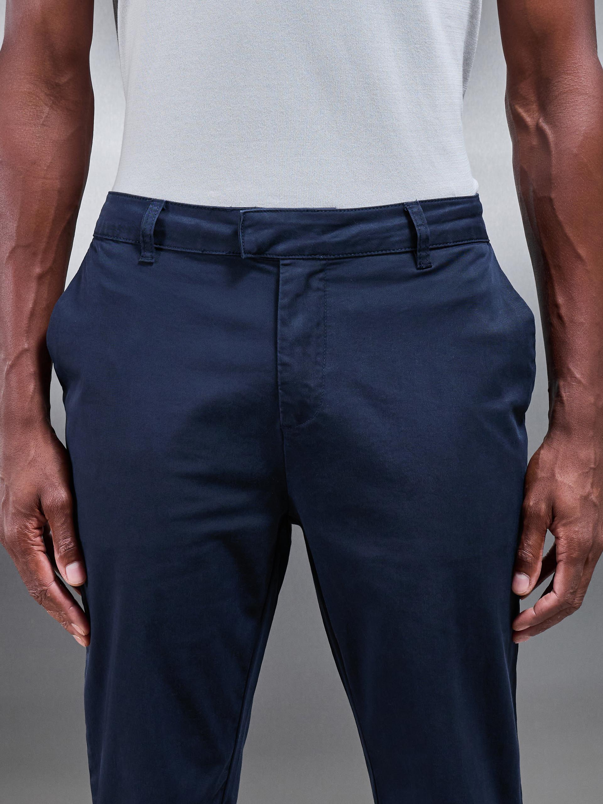 Mens Slim Fit Tailored Chino Trouser in Navy