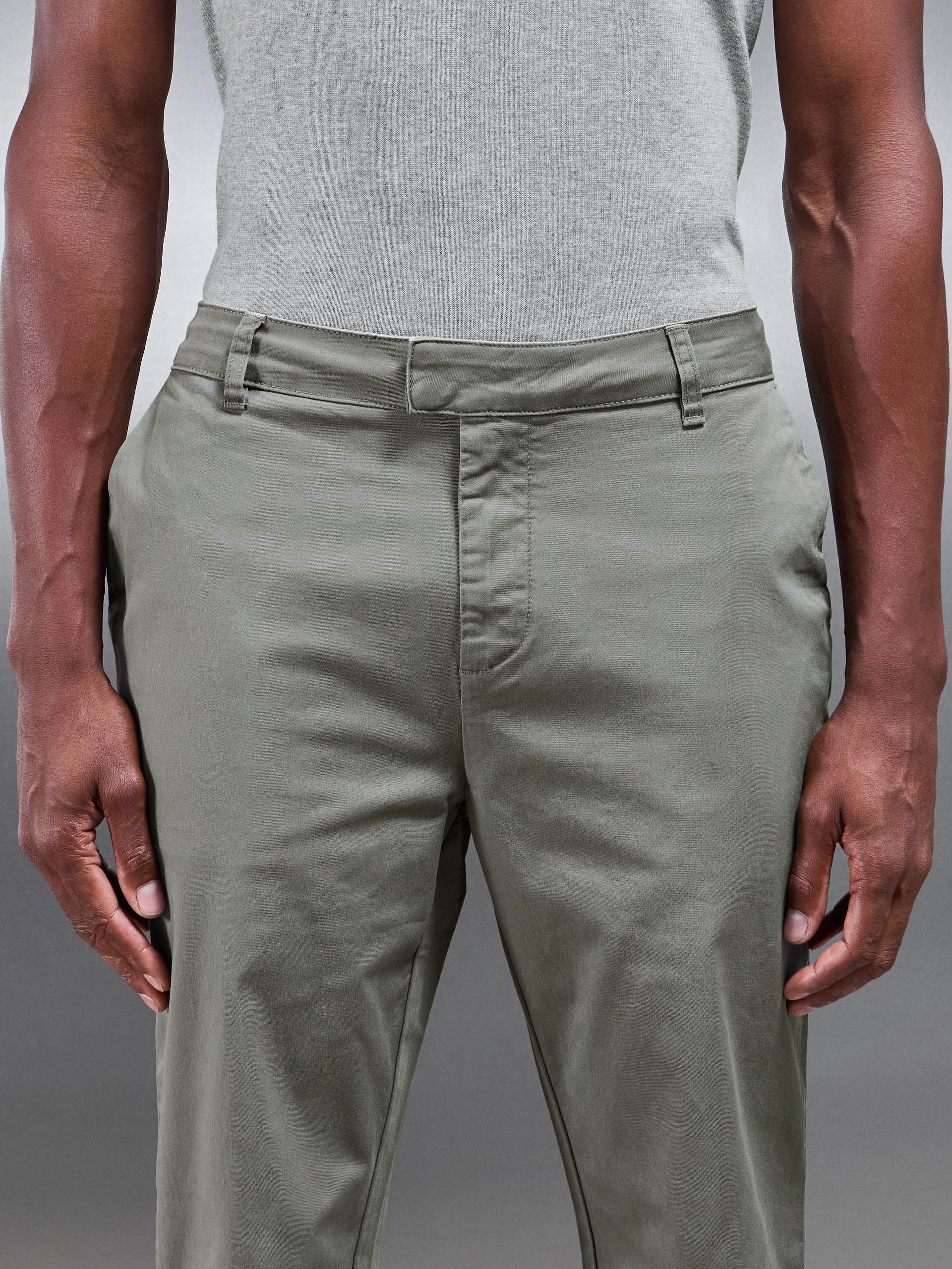 Mens Slim Fit Tailored Chino Trouser in Olive