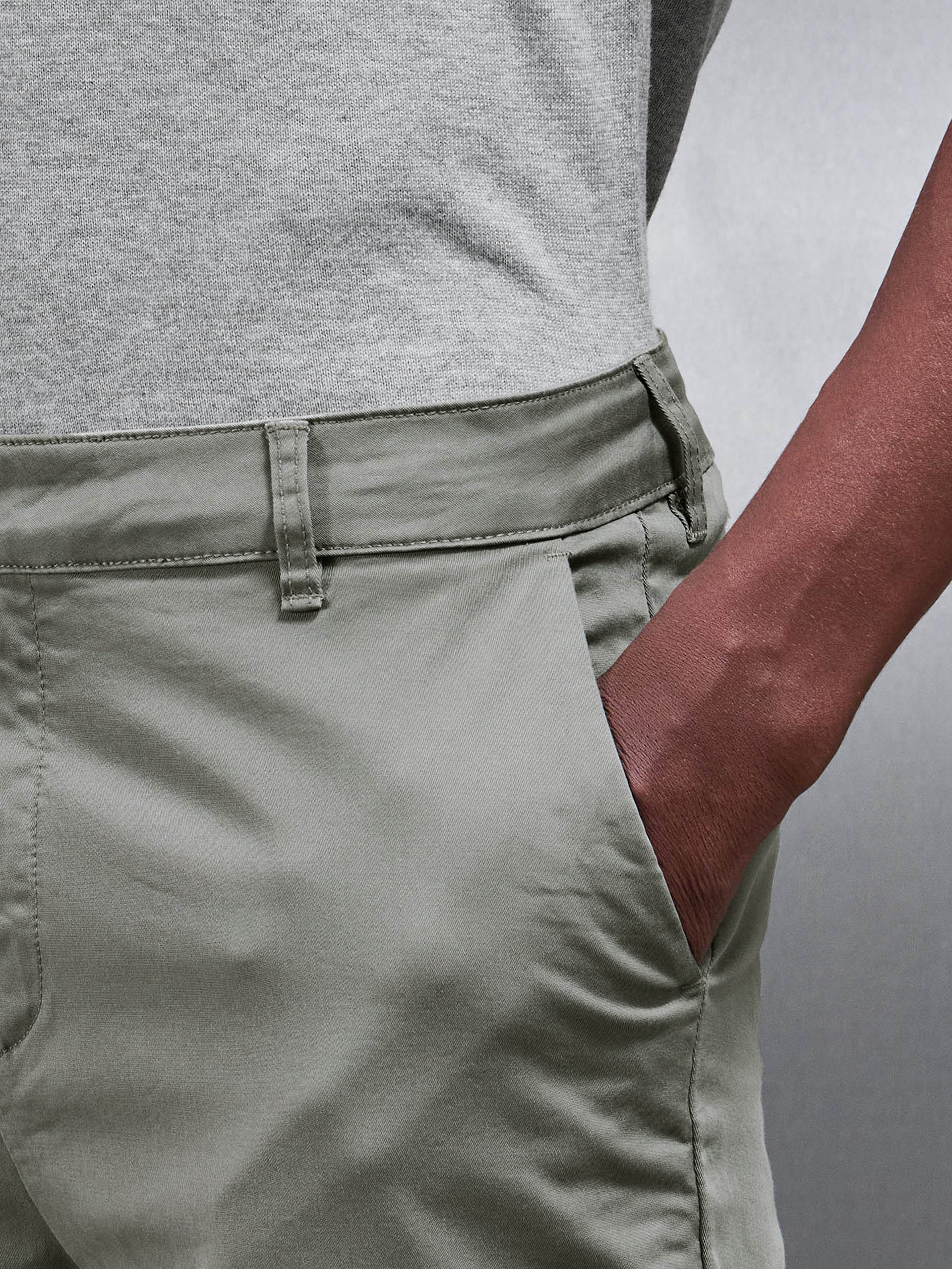 Mens Slim Fit Tailored Chino Trouser in Olive